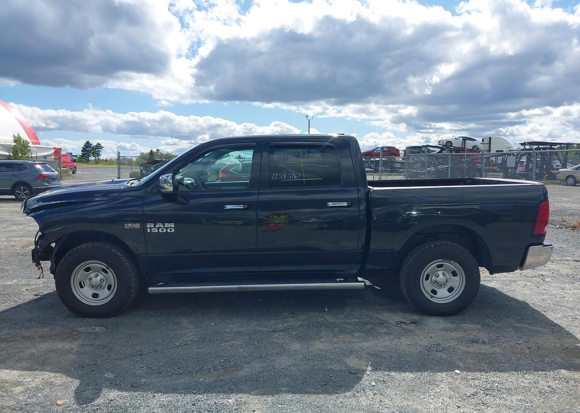 2017 RAM 1500 SLT