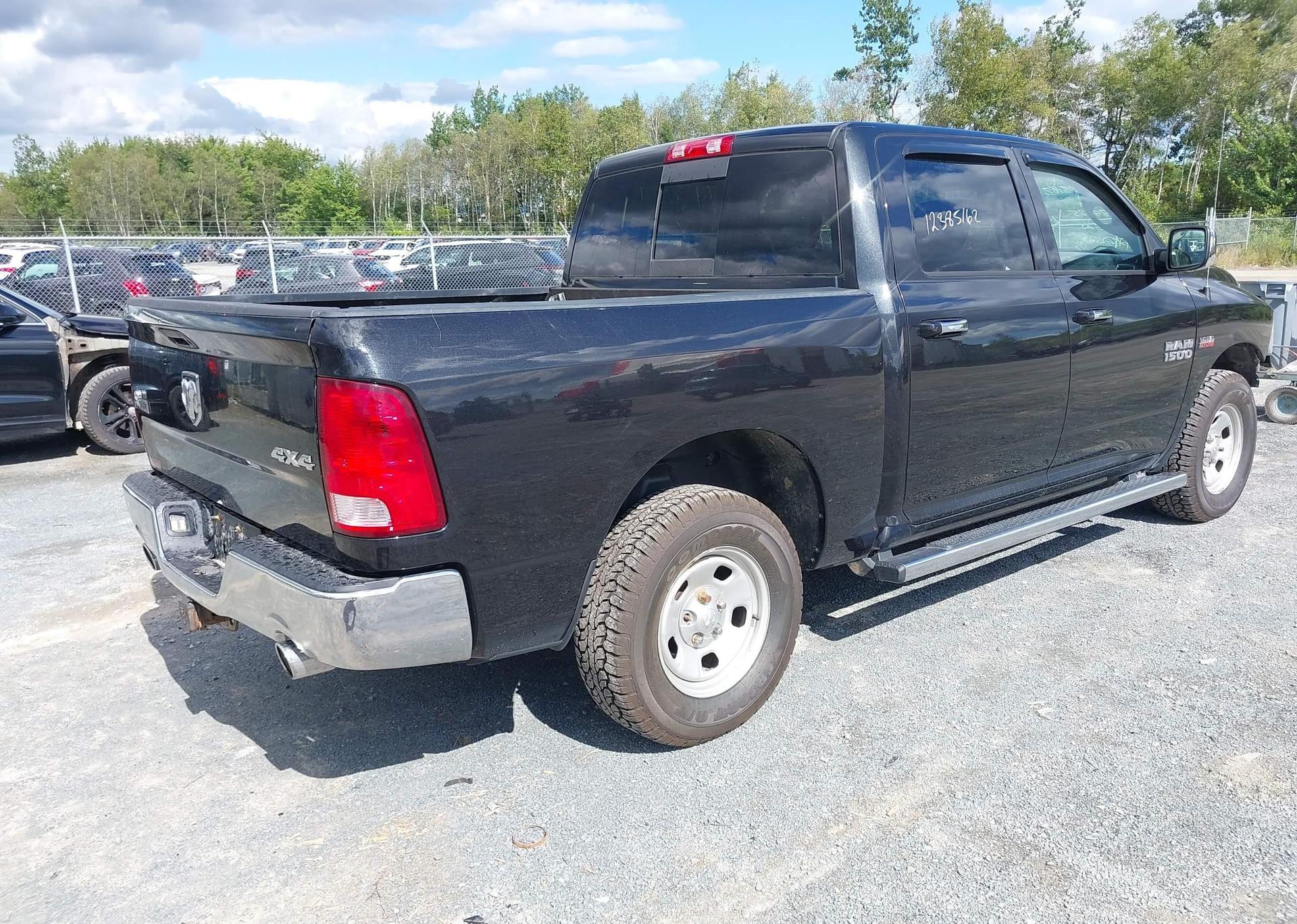 2017 RAM 1500 SLT