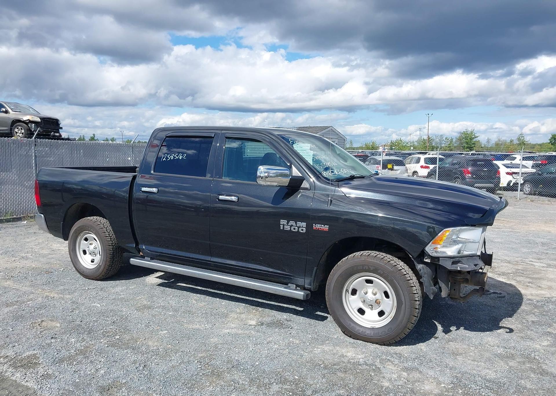 2017 RAM 1500 SLT