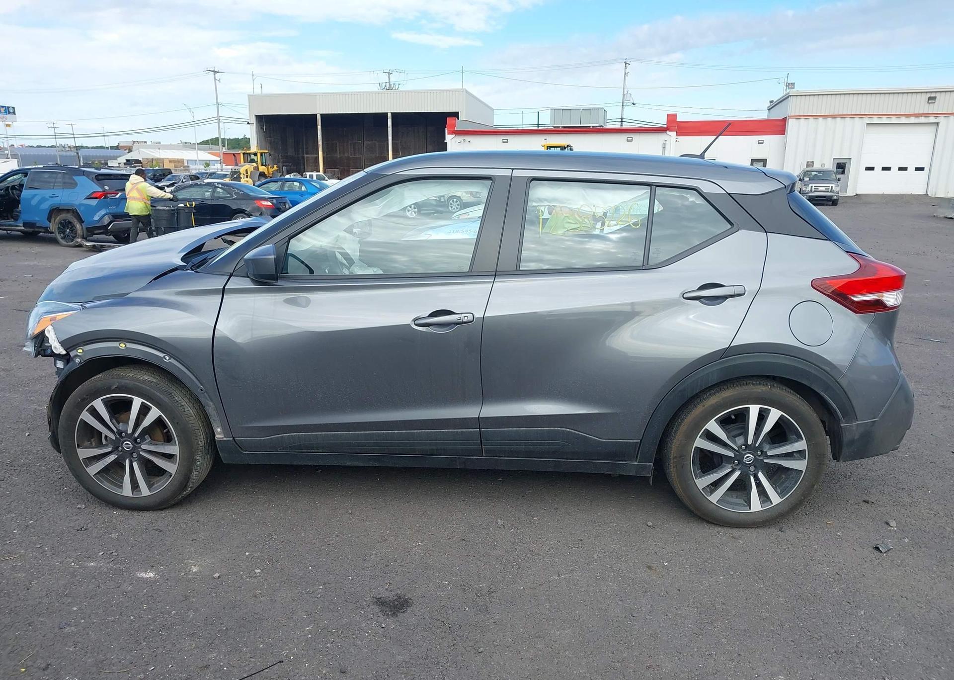 2020 NISSAN KICKS