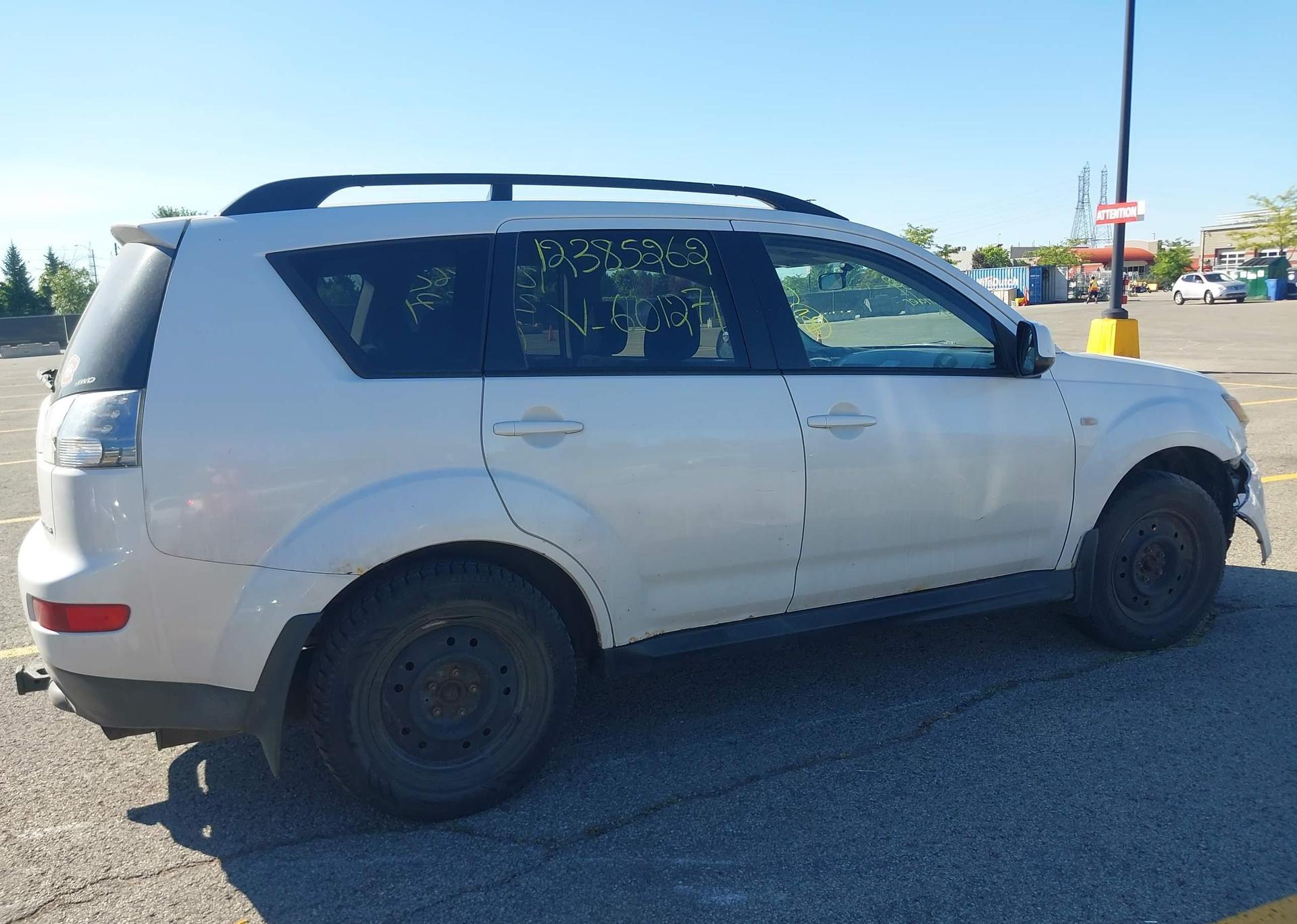 2009 MITSUBISHI outlander