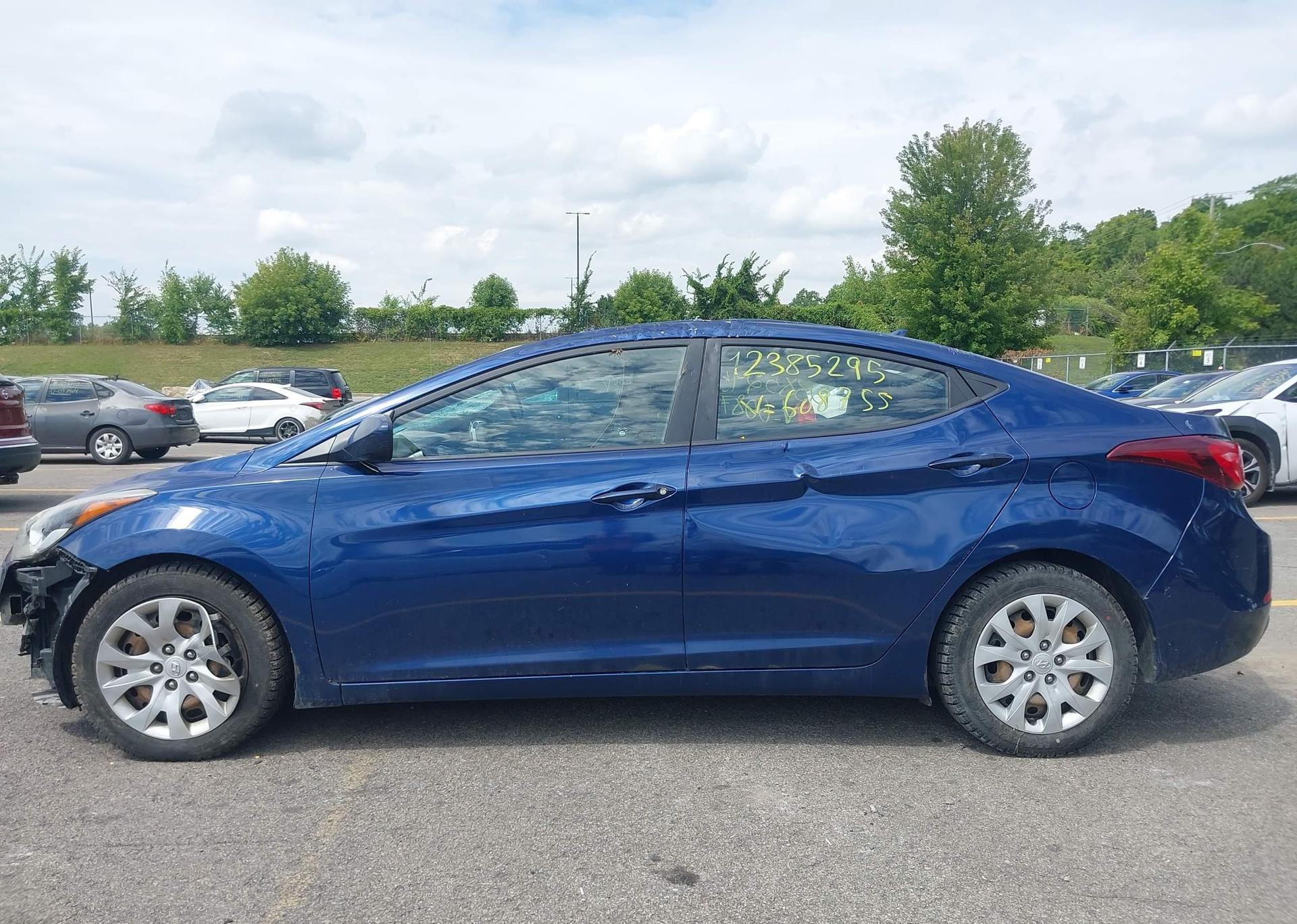 2015 HYUNDAI ELANTRA SE