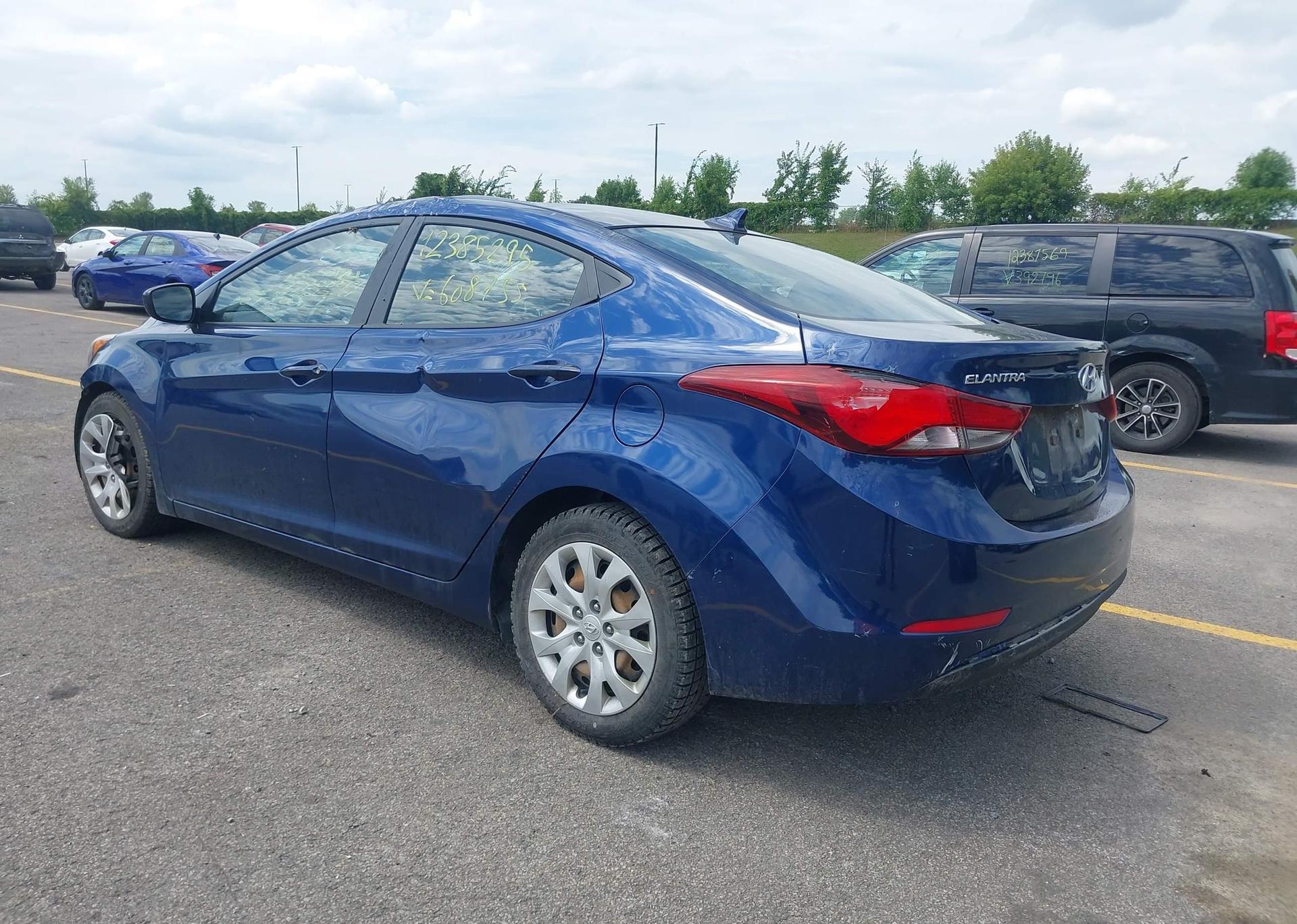 2015 HYUNDAI ELANTRA SE