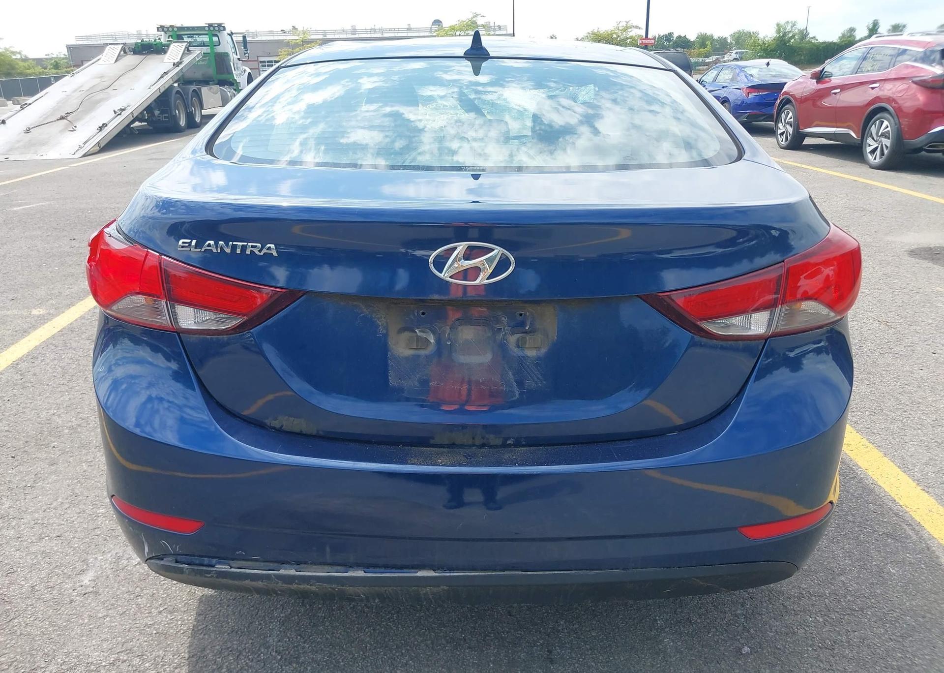 2015 HYUNDAI ELANTRA SE