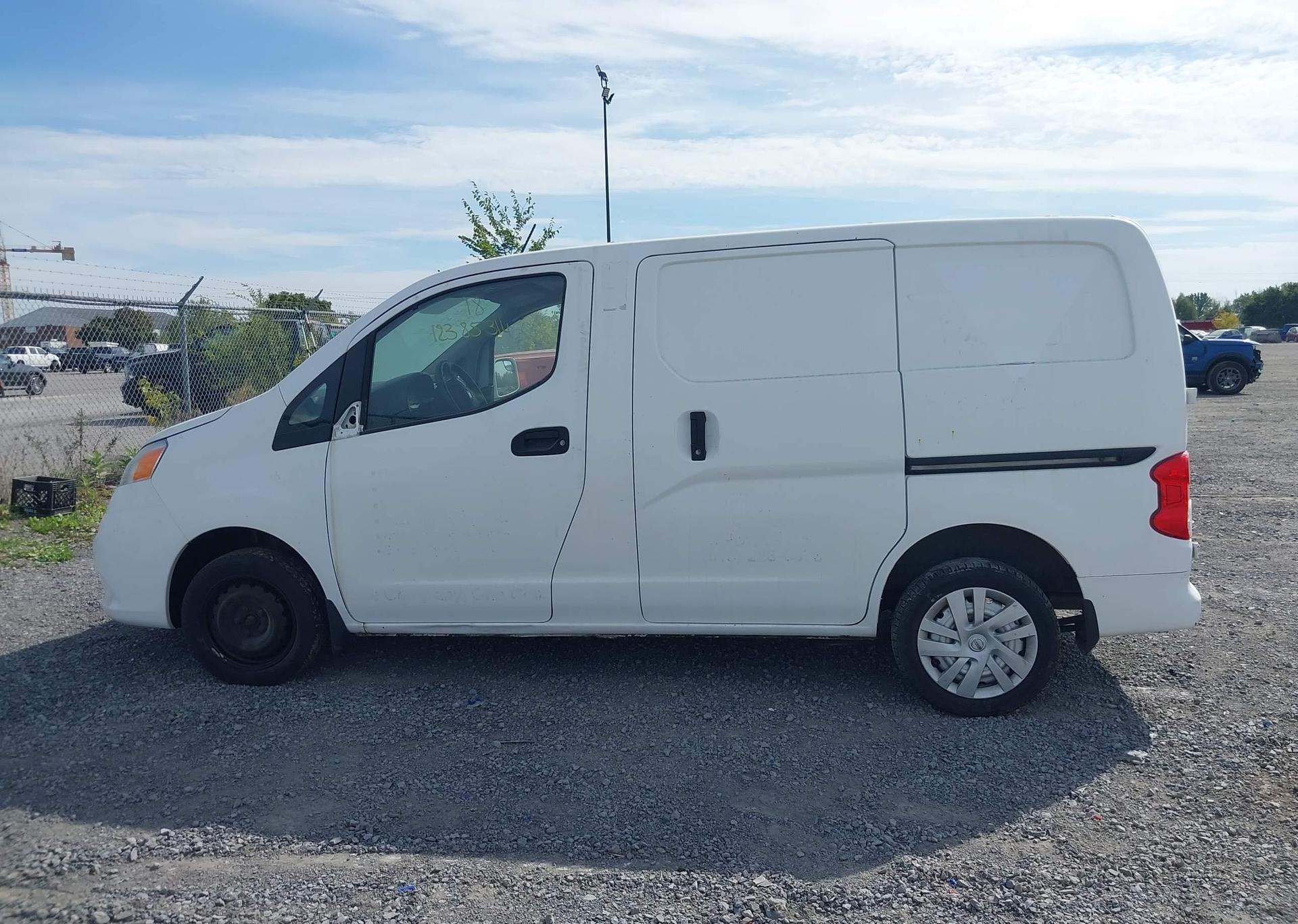 2018 NISSAN NV200