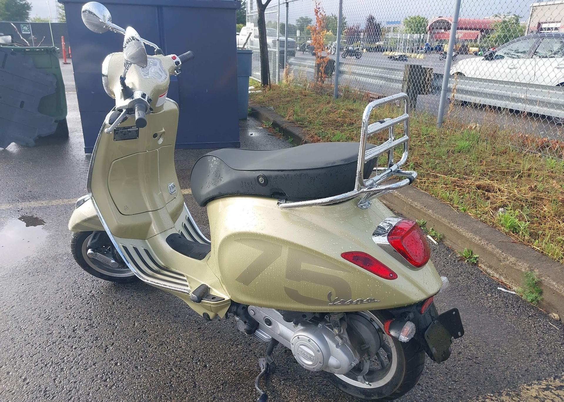 2021 VESPA PRIMAVERA