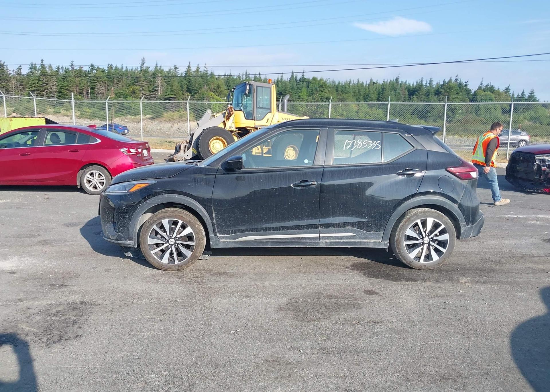 2022 NISSAN KICKS SR