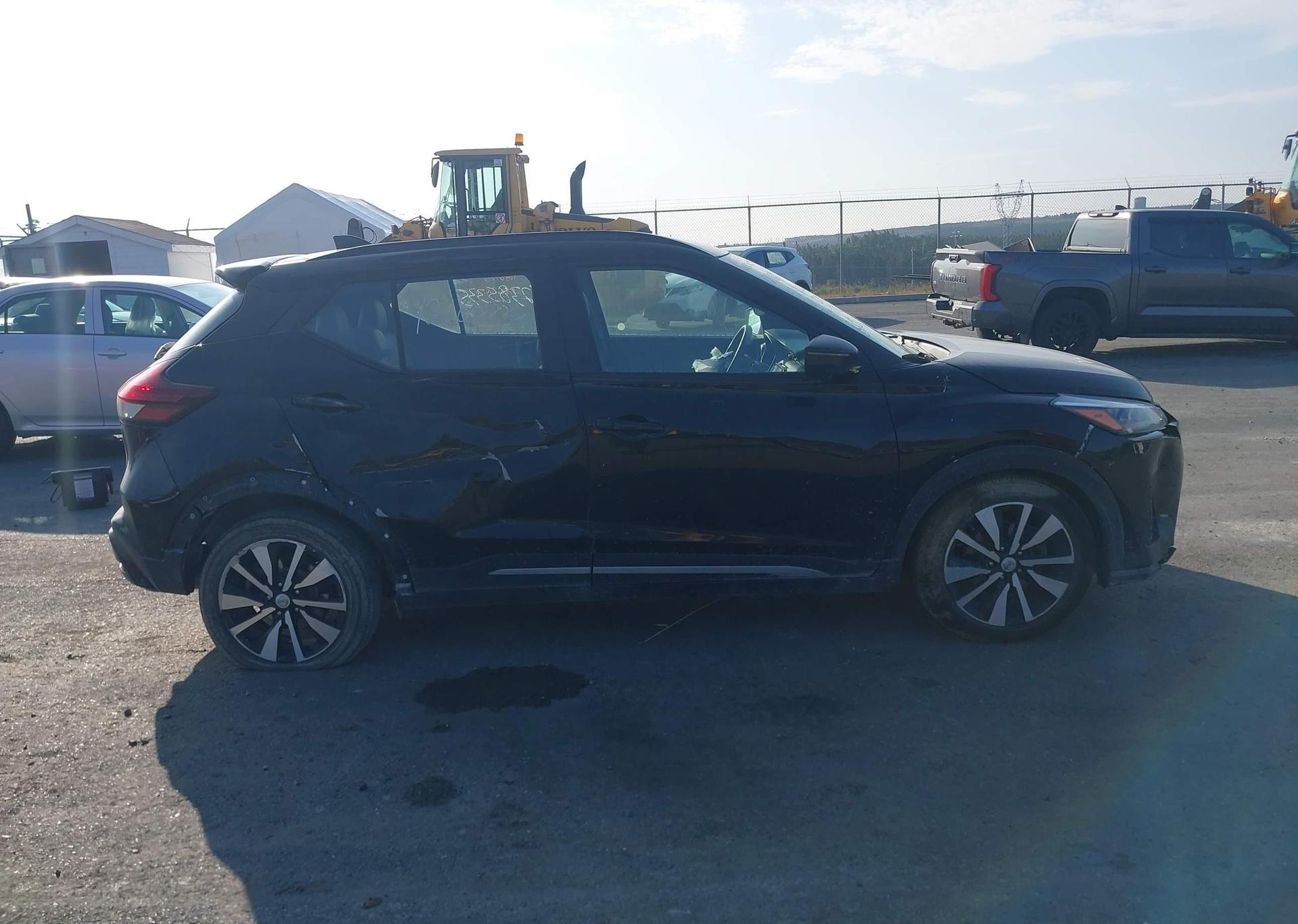 2022 NISSAN KICKS SR