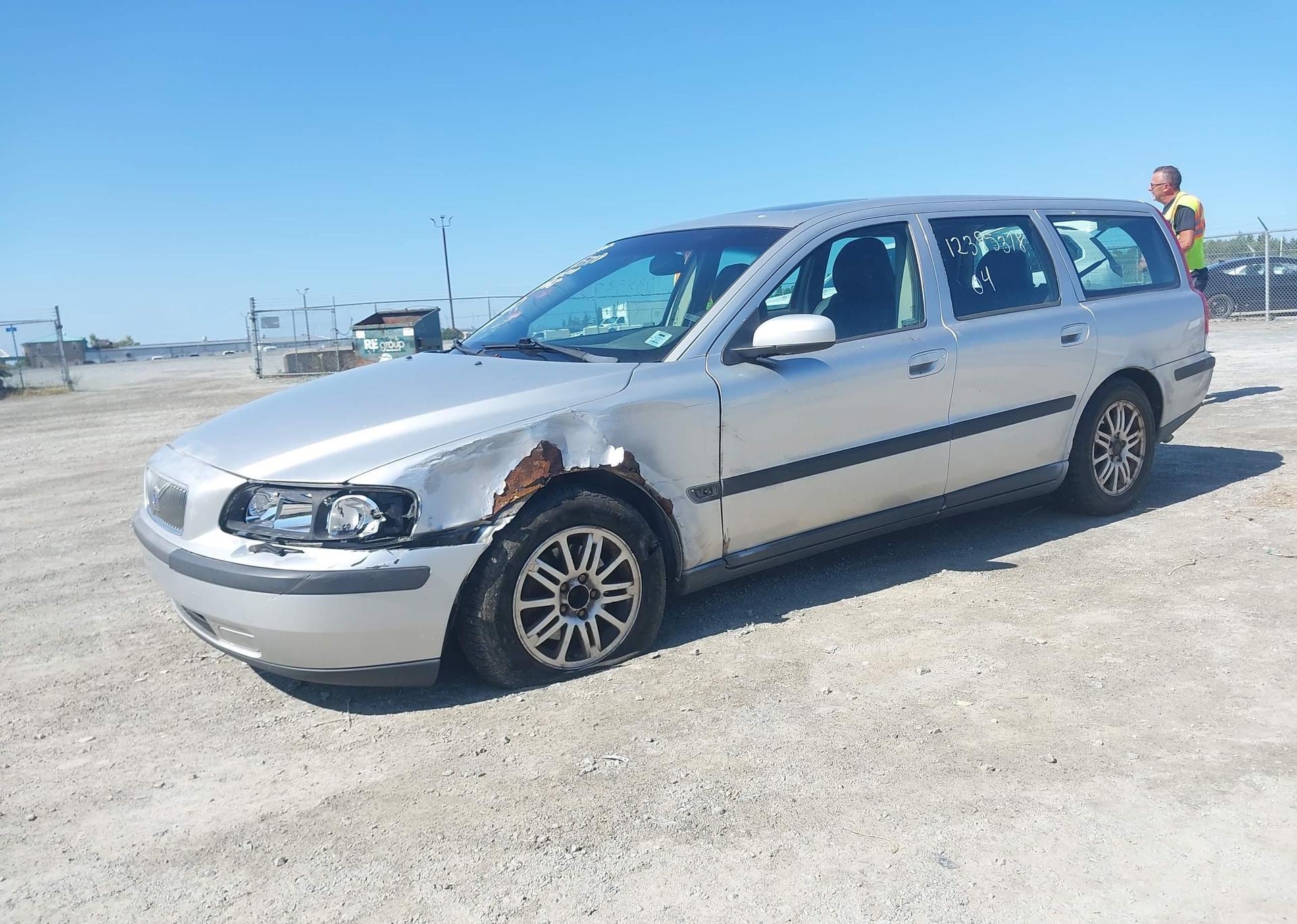 2004 VOLVO V70 2.4