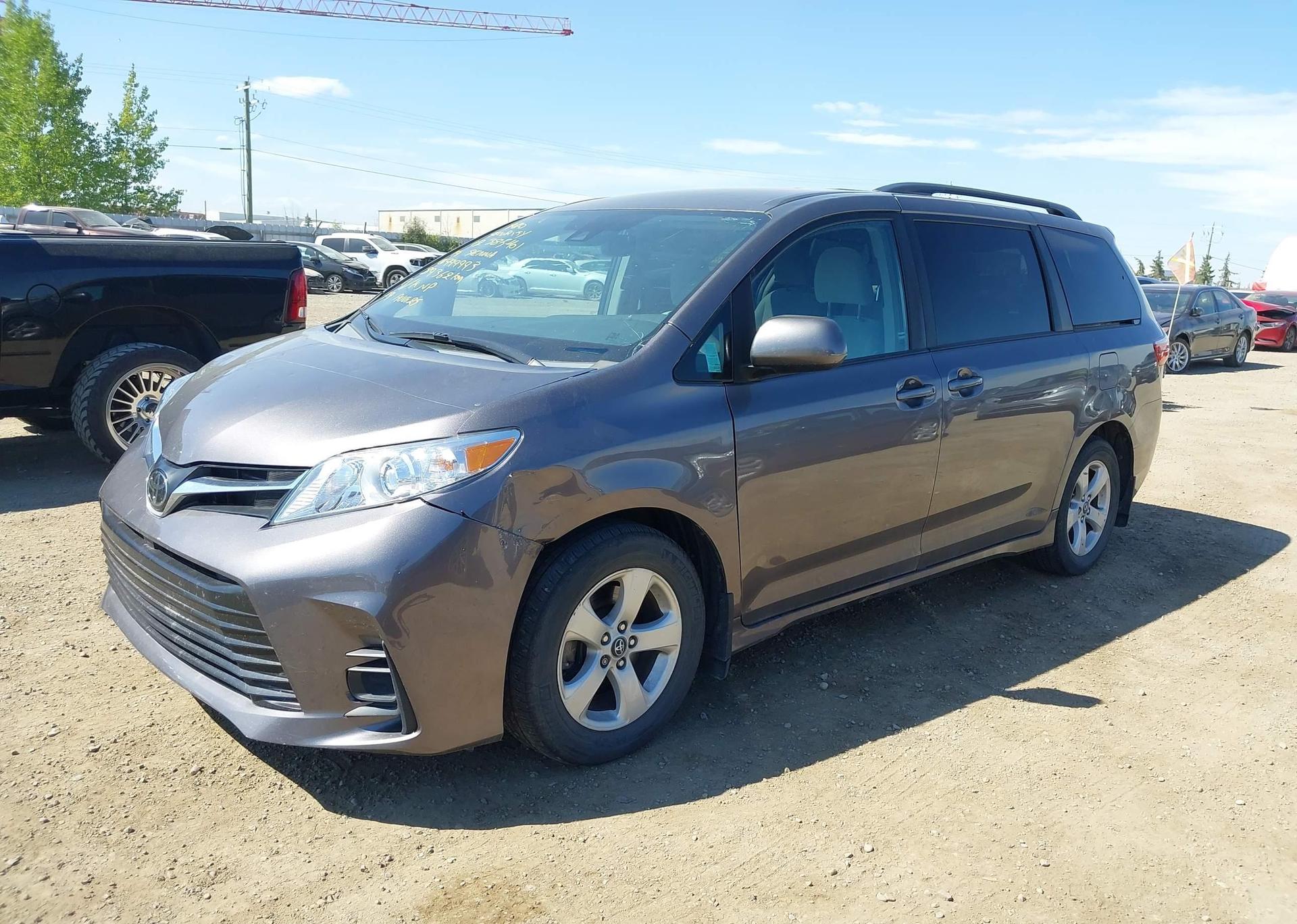 2019 TOYOTA SIENNA LE 8-PASSENGER