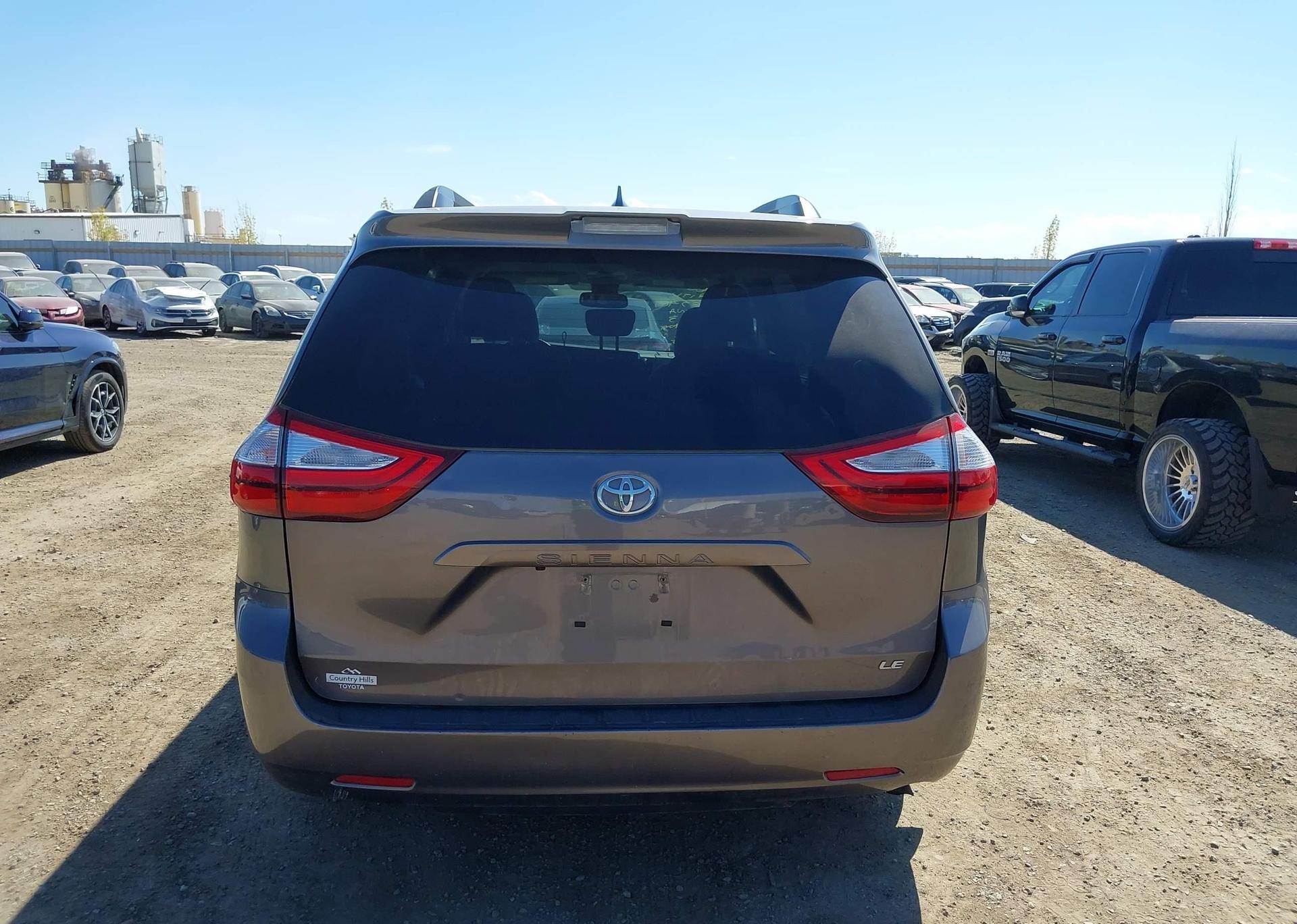 2019 TOYOTA SIENNA LE 8-PASSENGER