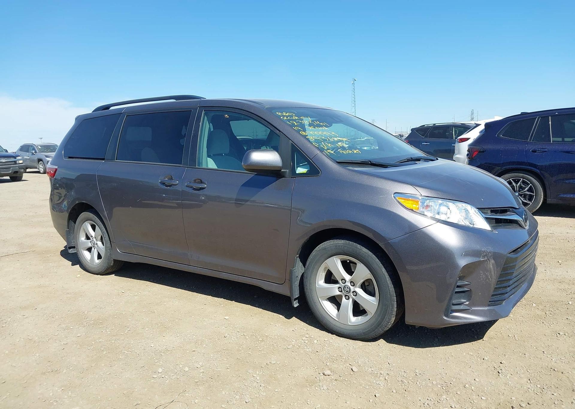 2019 TOYOTA SIENNA LE 8-PASSENGER