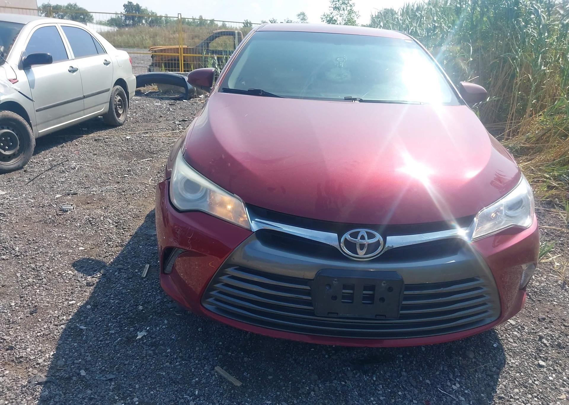 2015 TOYOTA CAMRY LE