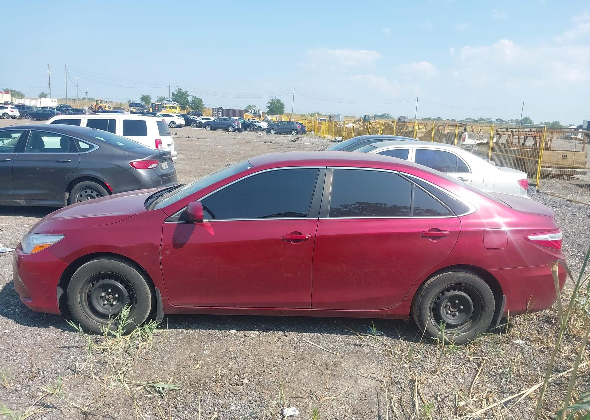2015 TOYOTA CAMRY LE