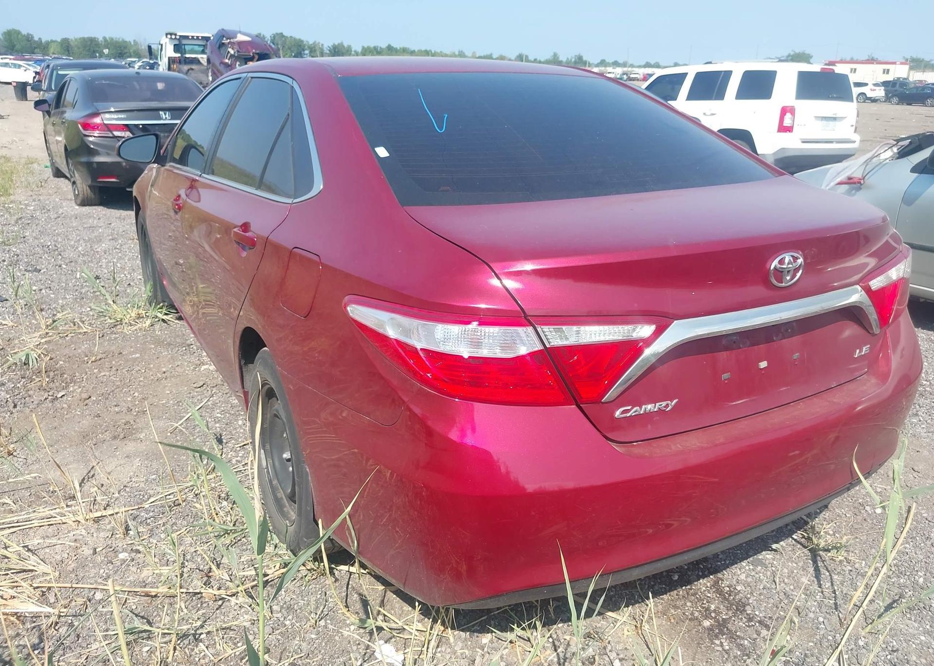 2015 TOYOTA CAMRY LE