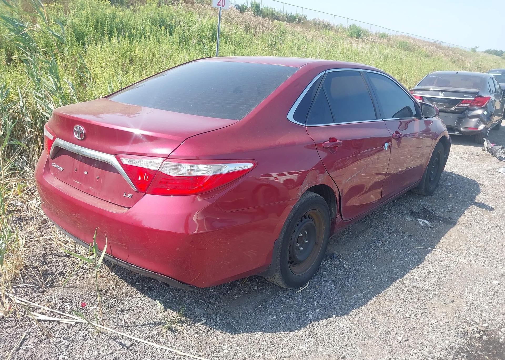 2015 TOYOTA CAMRY LE