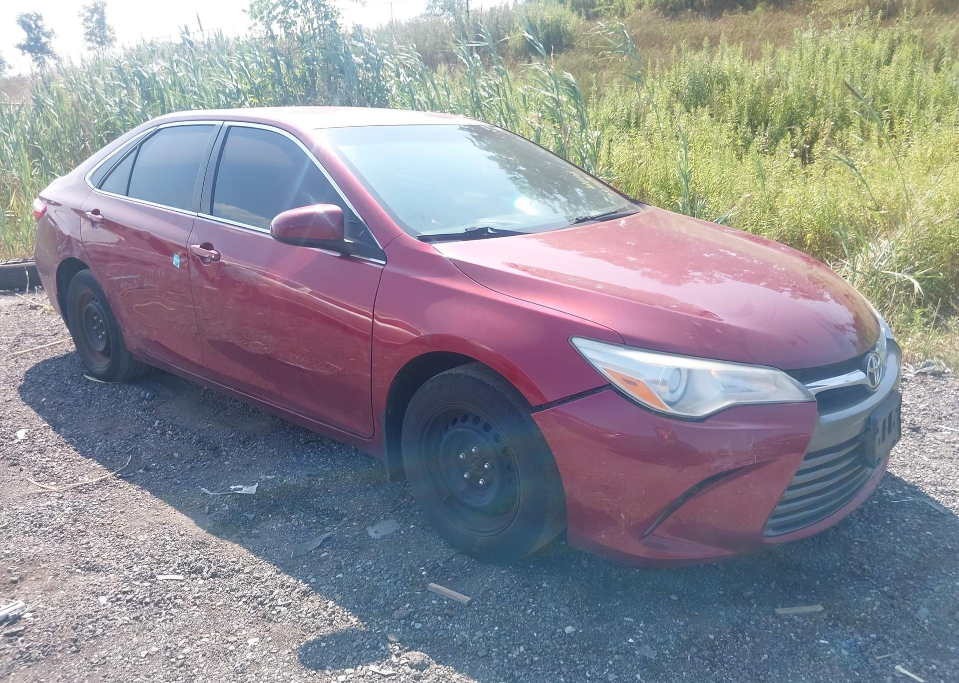 2015 TOYOTA CAMRY LE