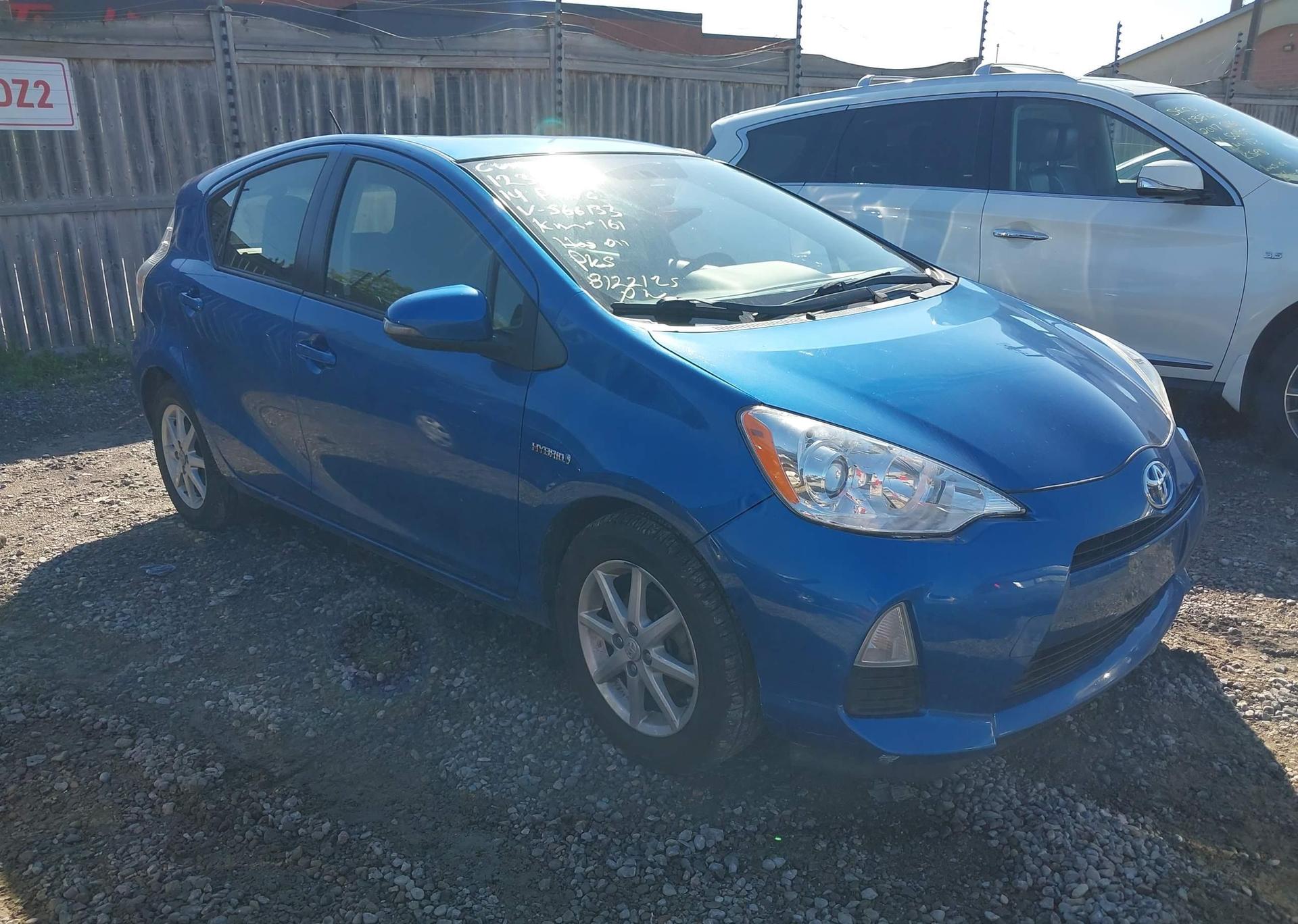 2014 TOYOTA Prius c