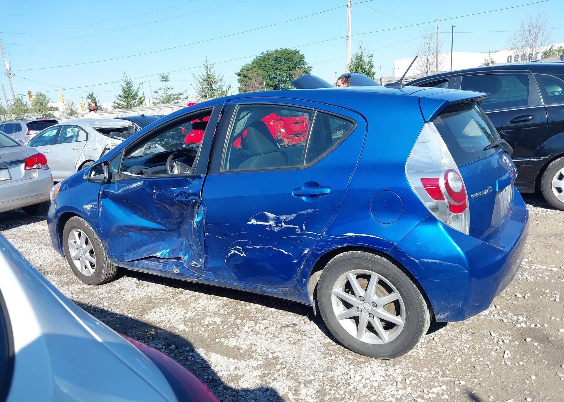 2014 TOYOTA Prius c