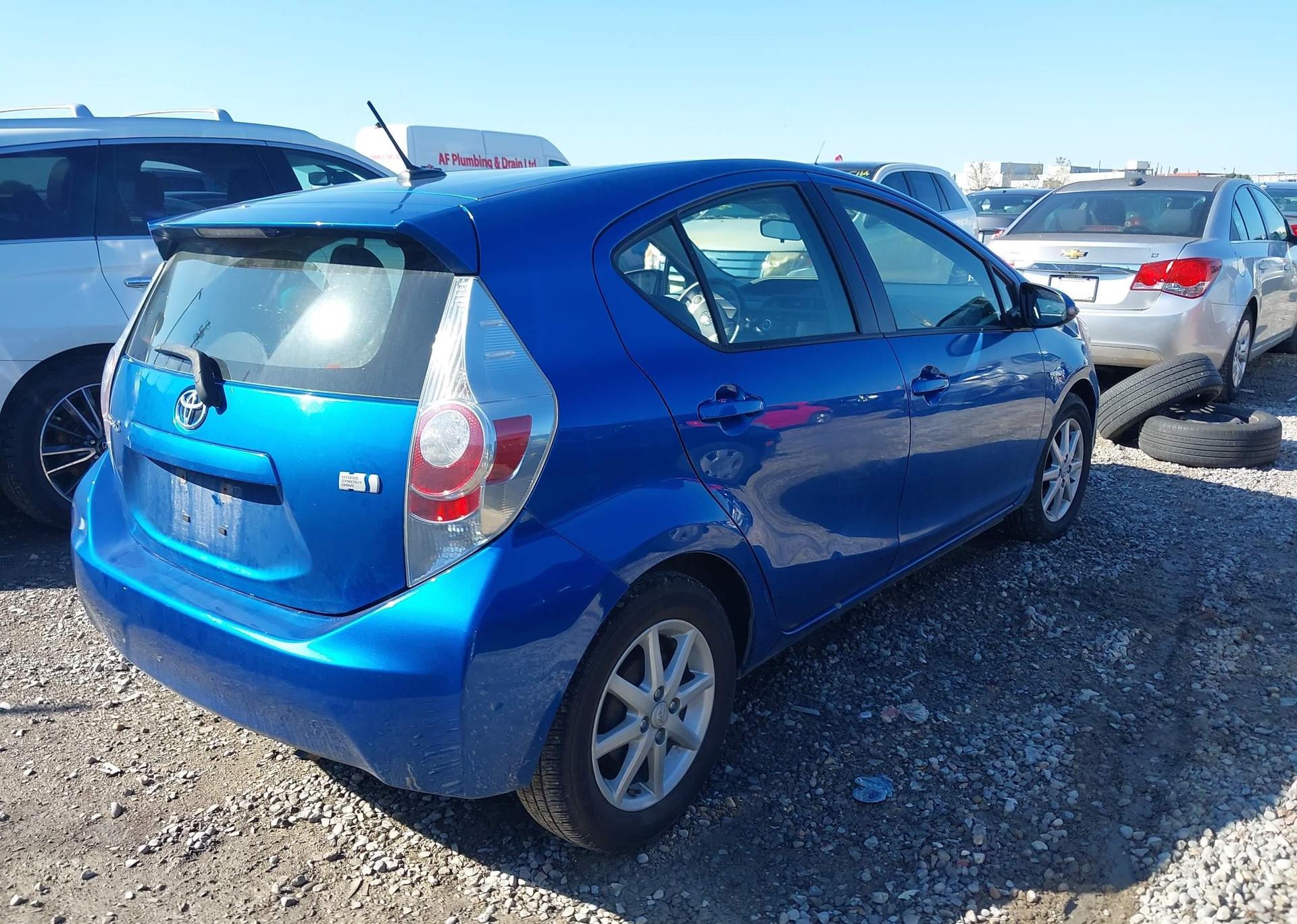 2014 TOYOTA Prius c