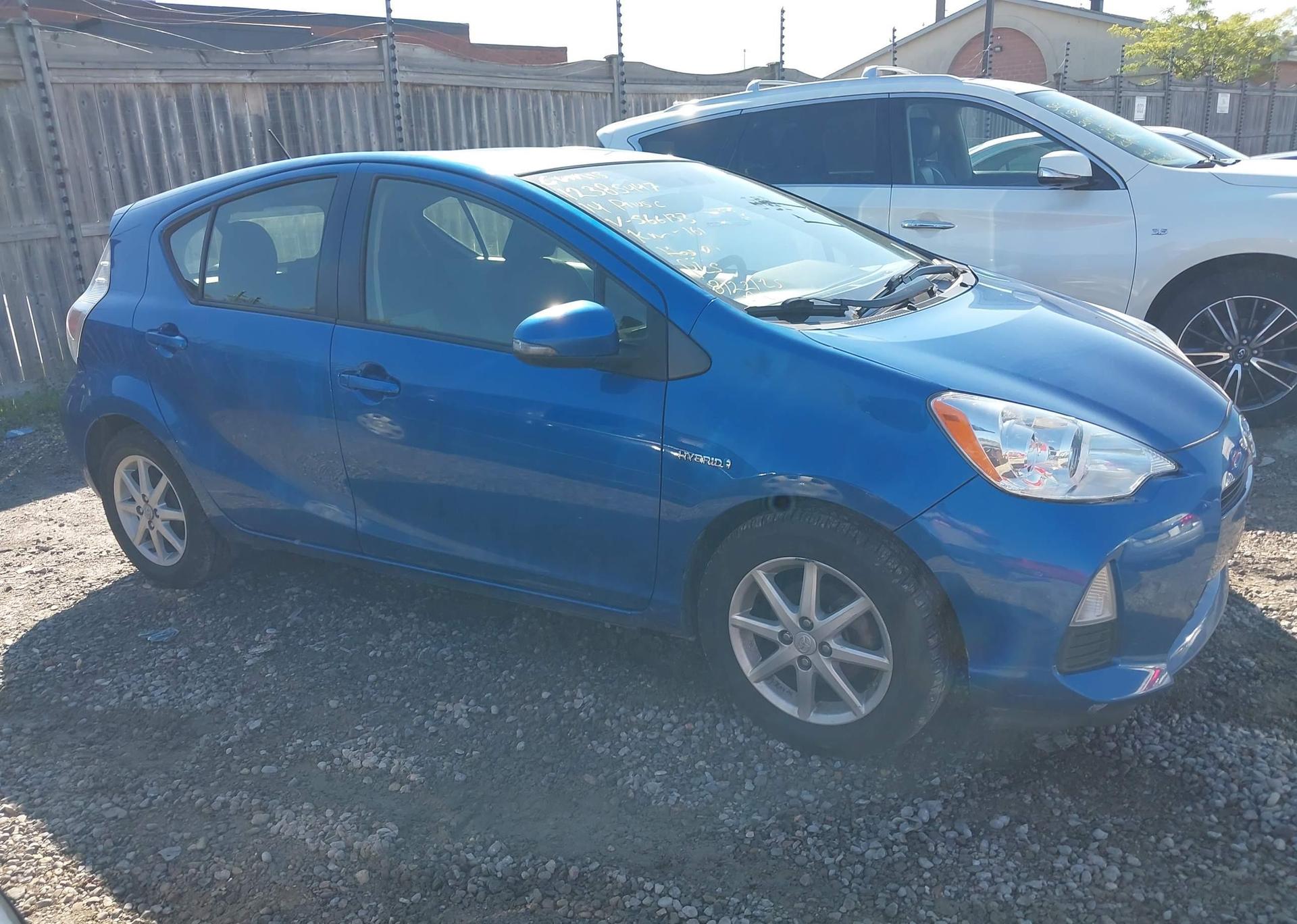 2014 TOYOTA Prius c