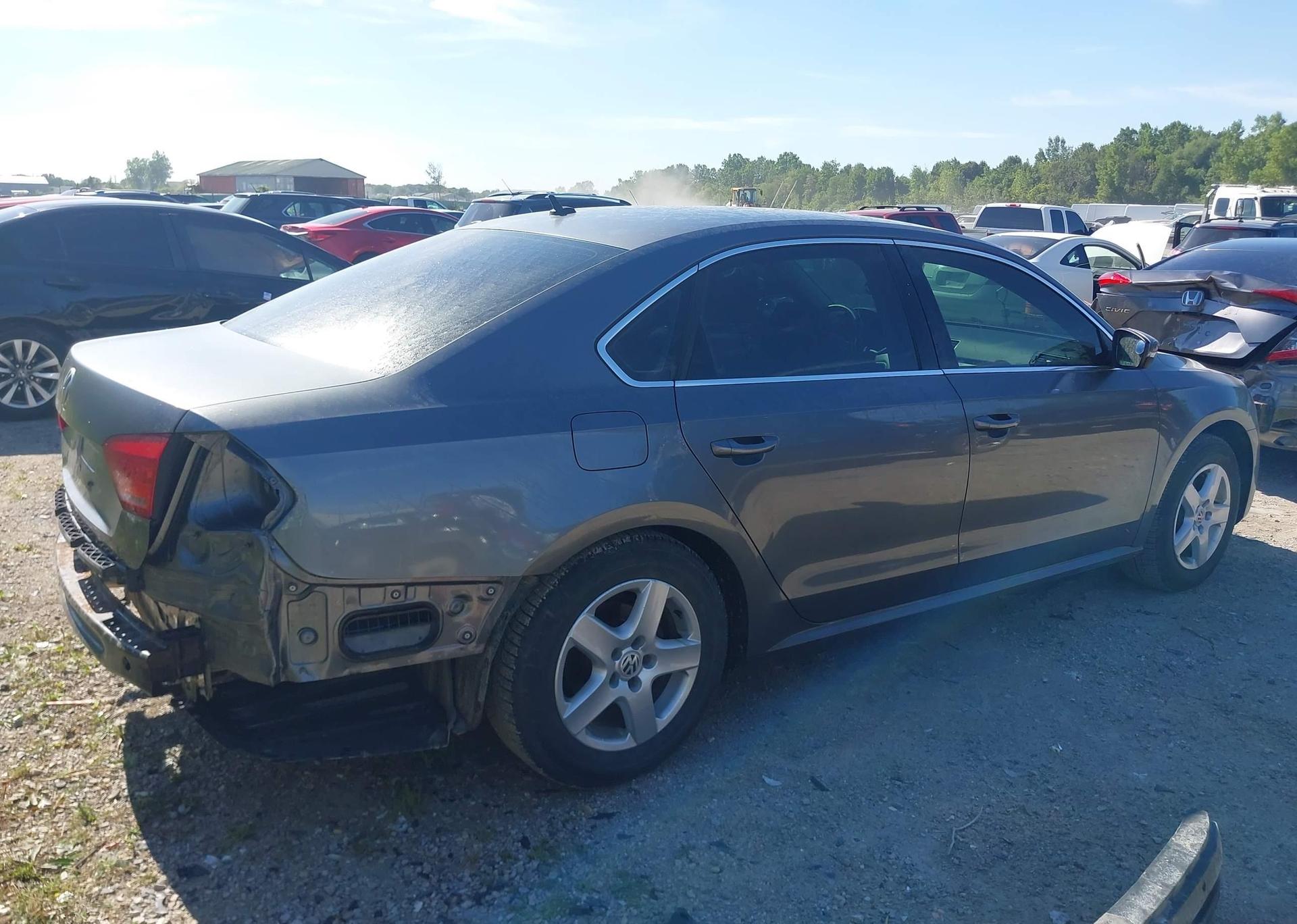 2014 VOLKSWAGEN PASSAT S