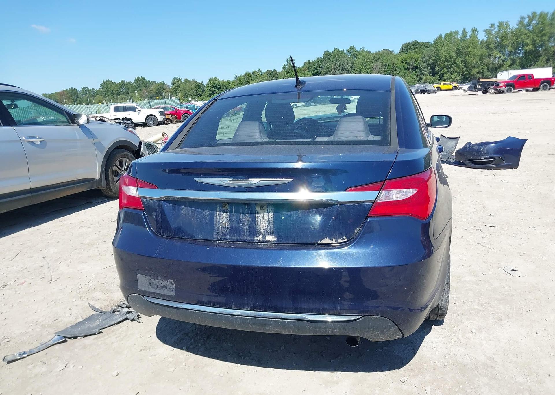 2014 CHRYSLER 200 LX
