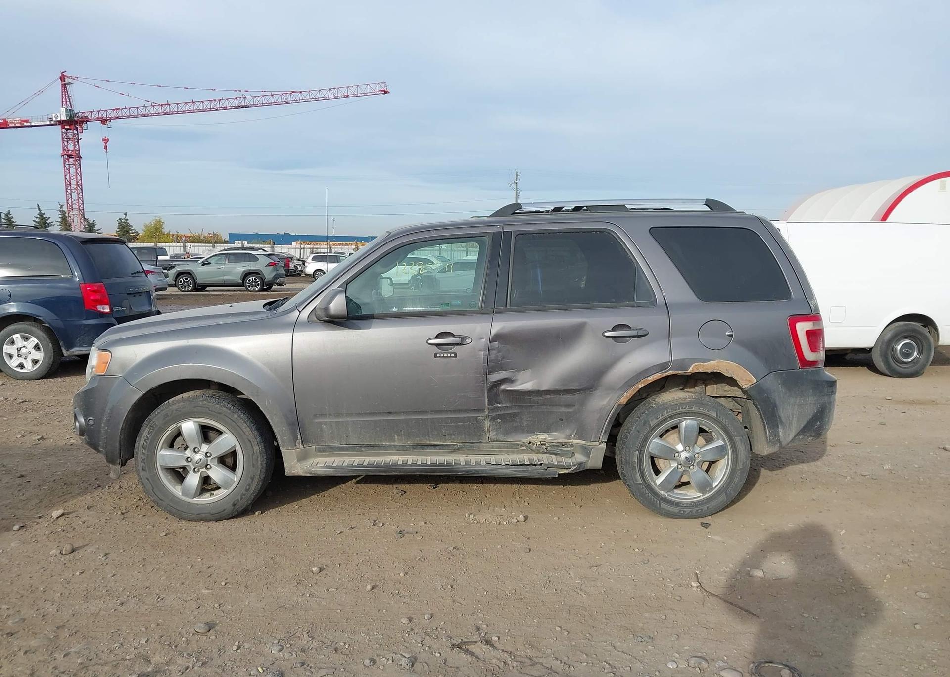 2010 FORD ESCAPE LIMITED