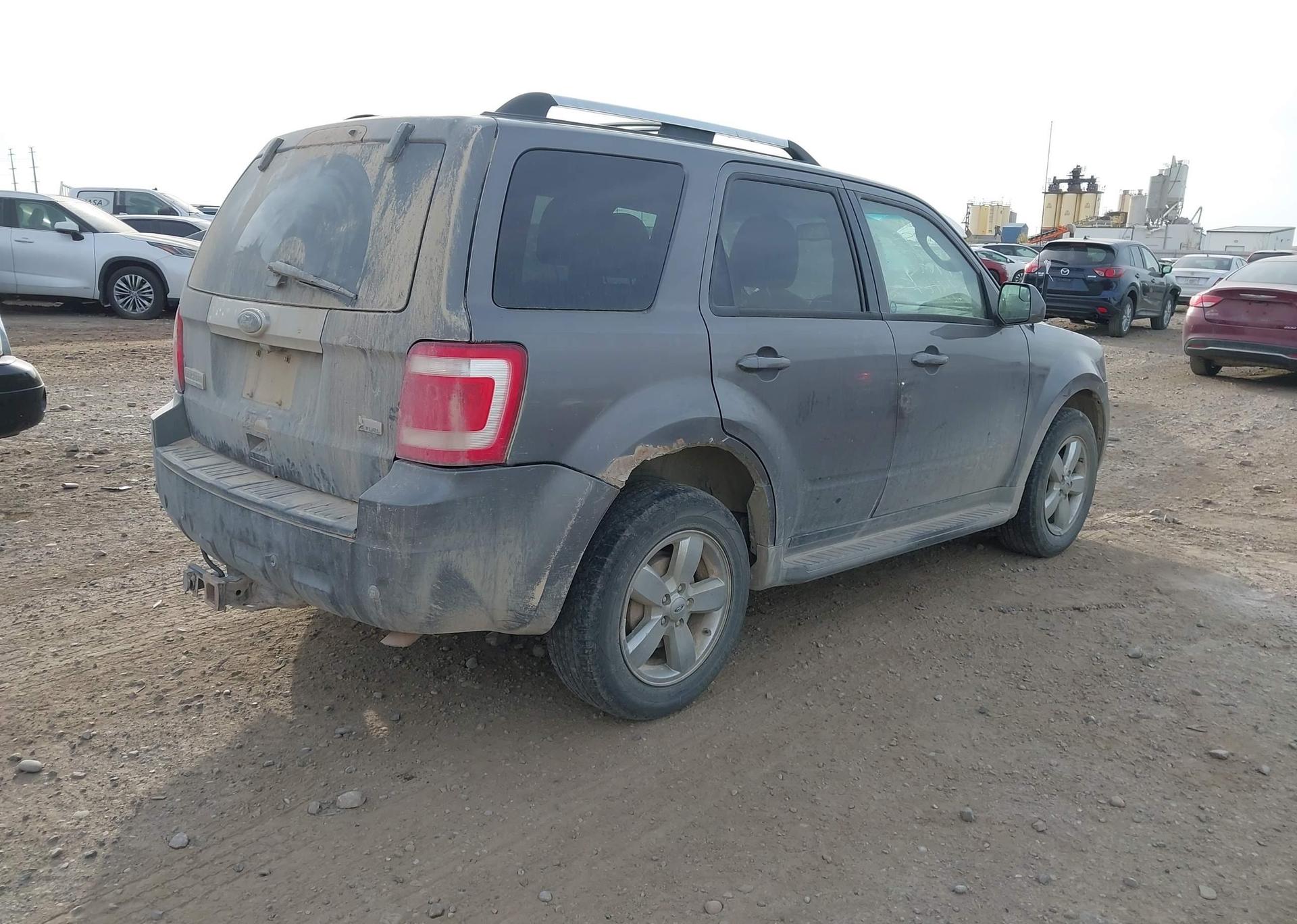 2010 FORD ESCAPE LIMITED