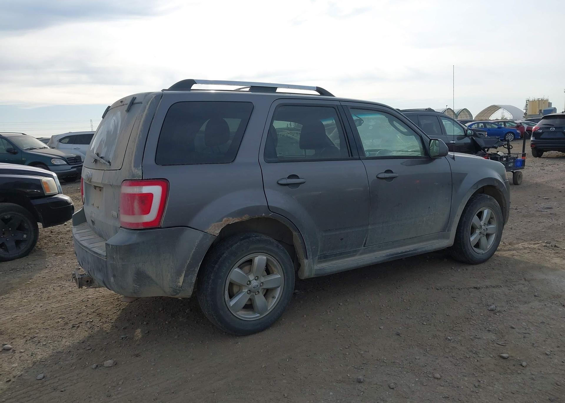 2010 FORD ESCAPE LIMITED
