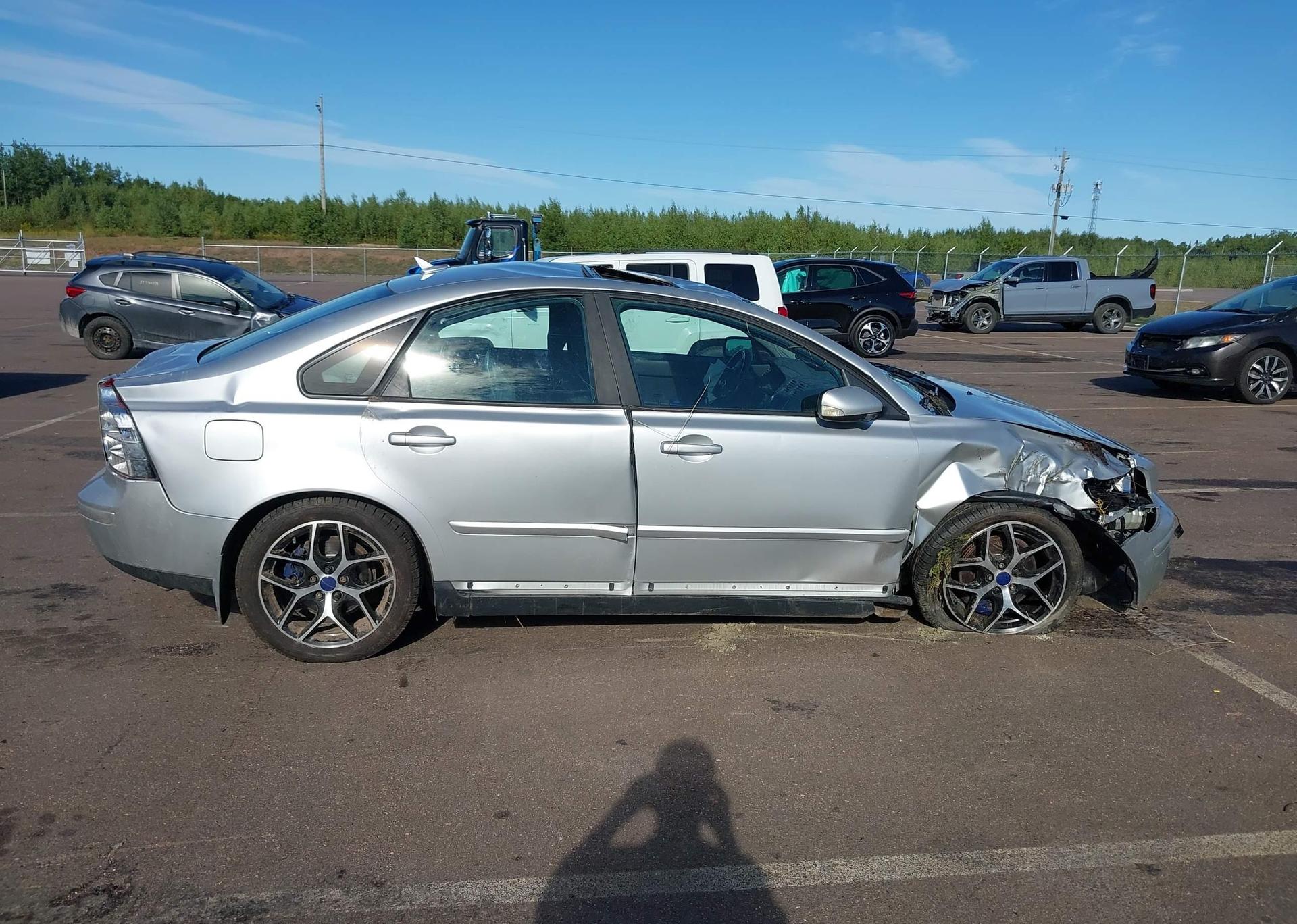 2005 VOLVO S40 2.4I