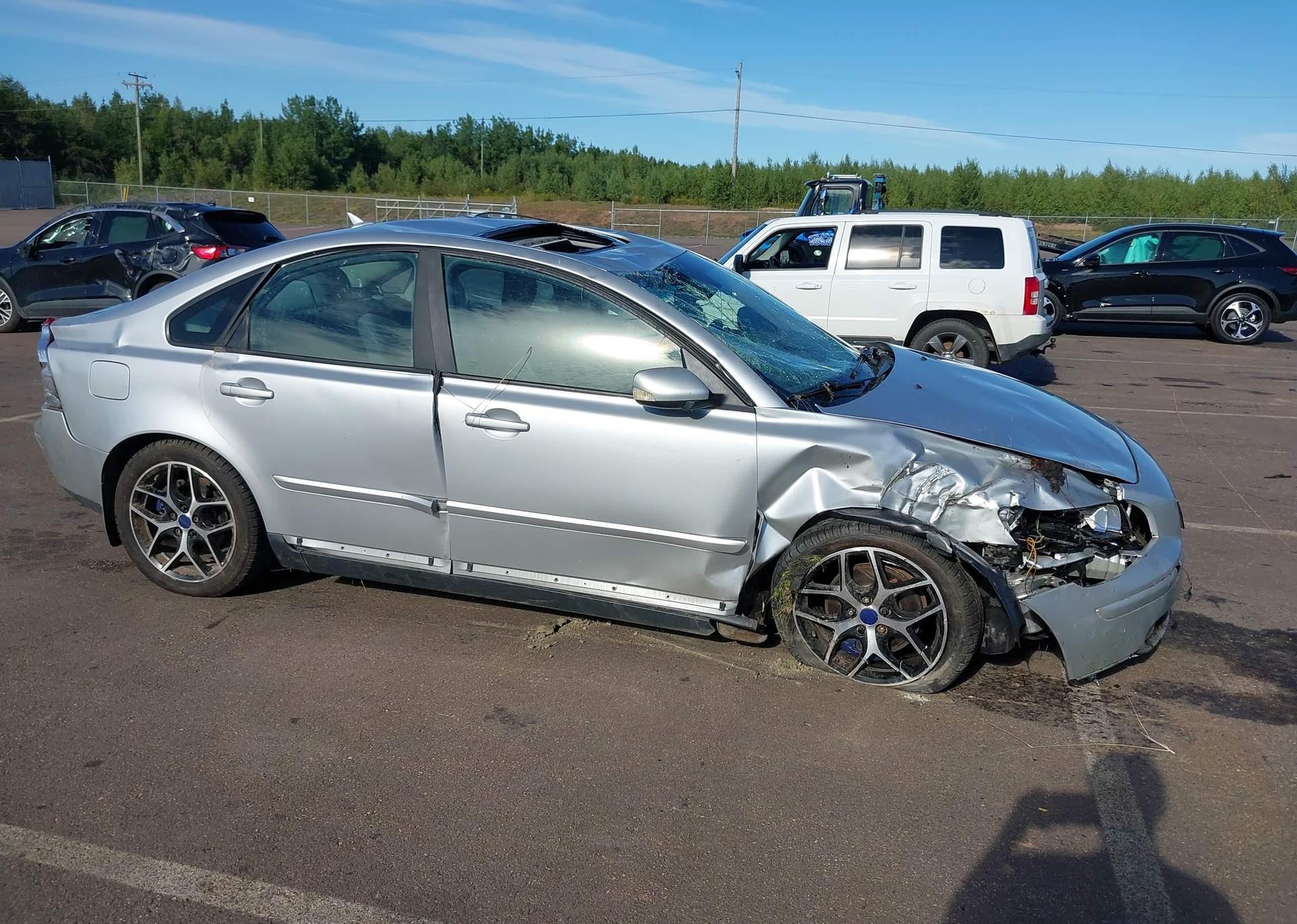 2005 VOLVO S40 2.4I