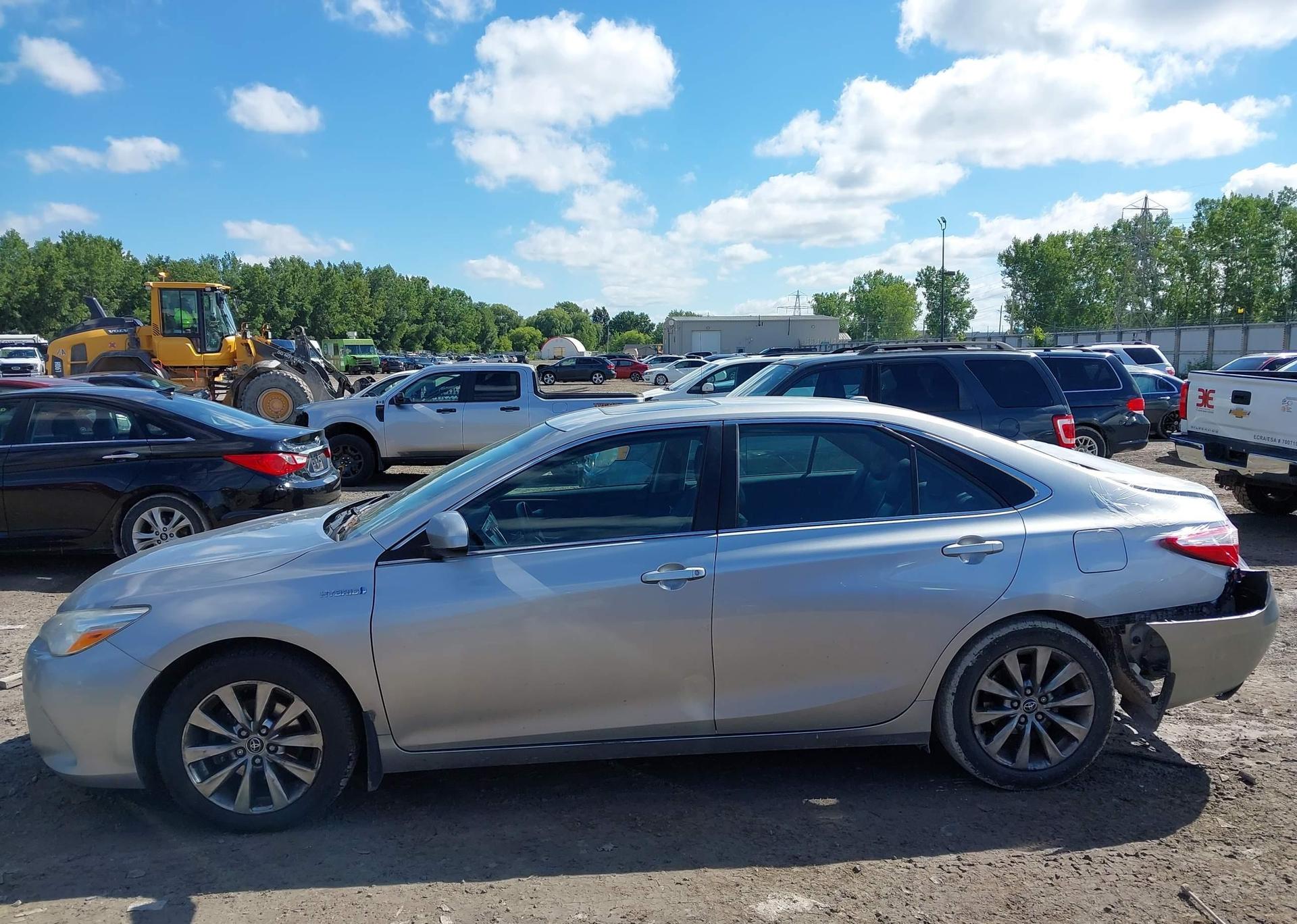 2015 TOYOTA CAMRY