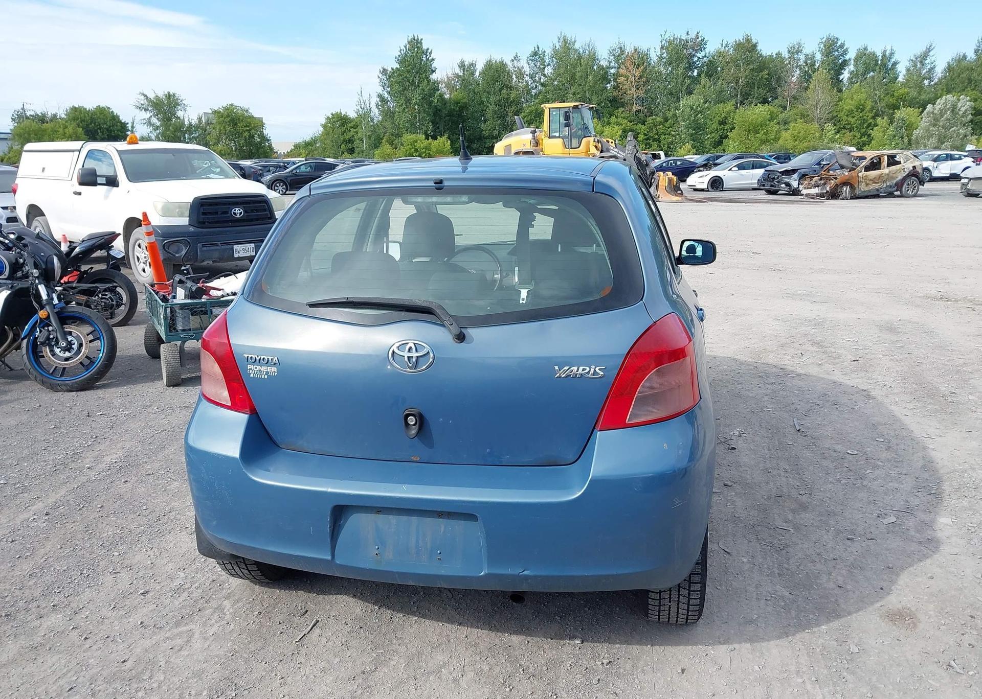 2008 TOYOTA YARIS LE