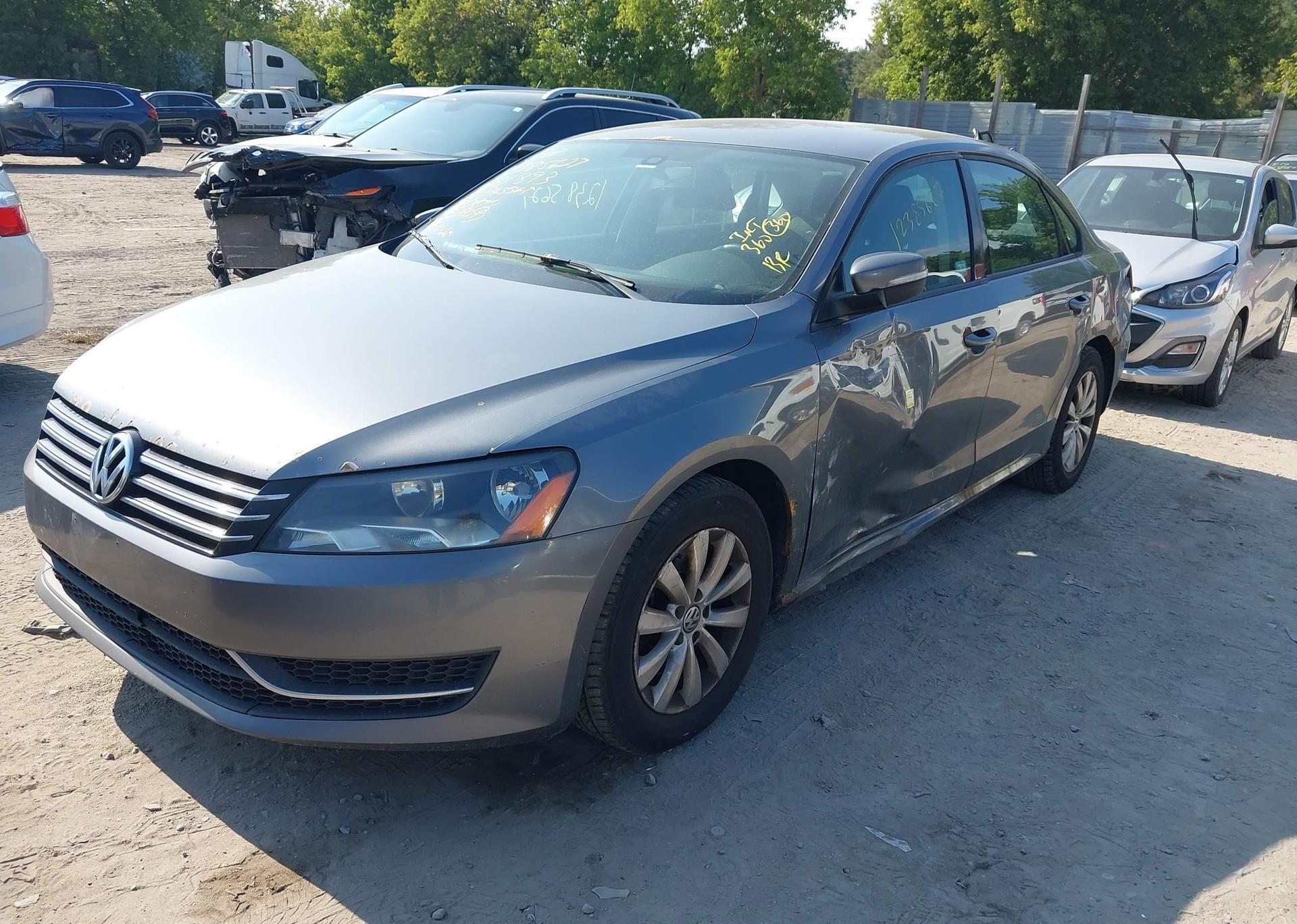 2013 VOLKSWAGEN PASSAT