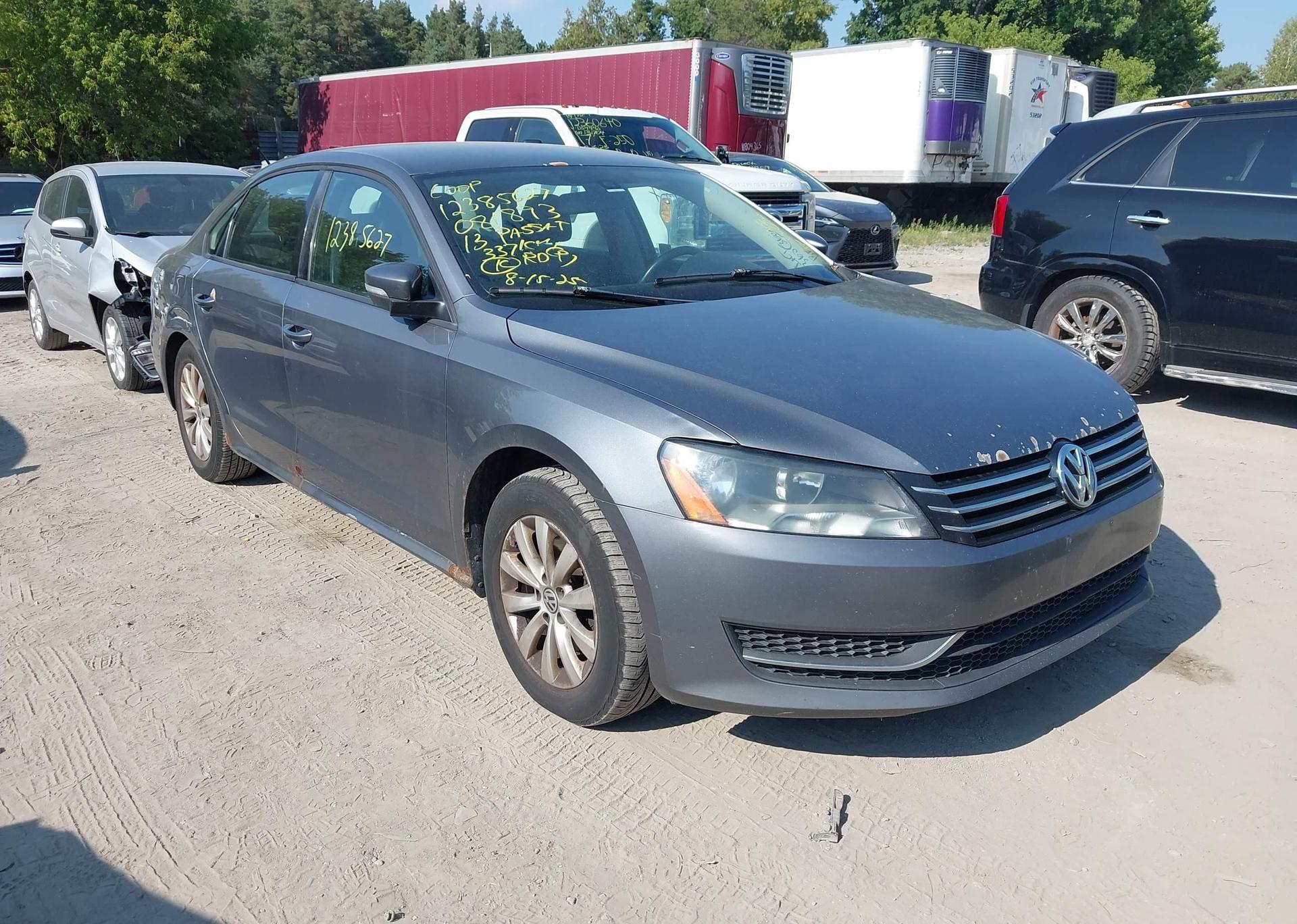 2013 VOLKSWAGEN PASSAT