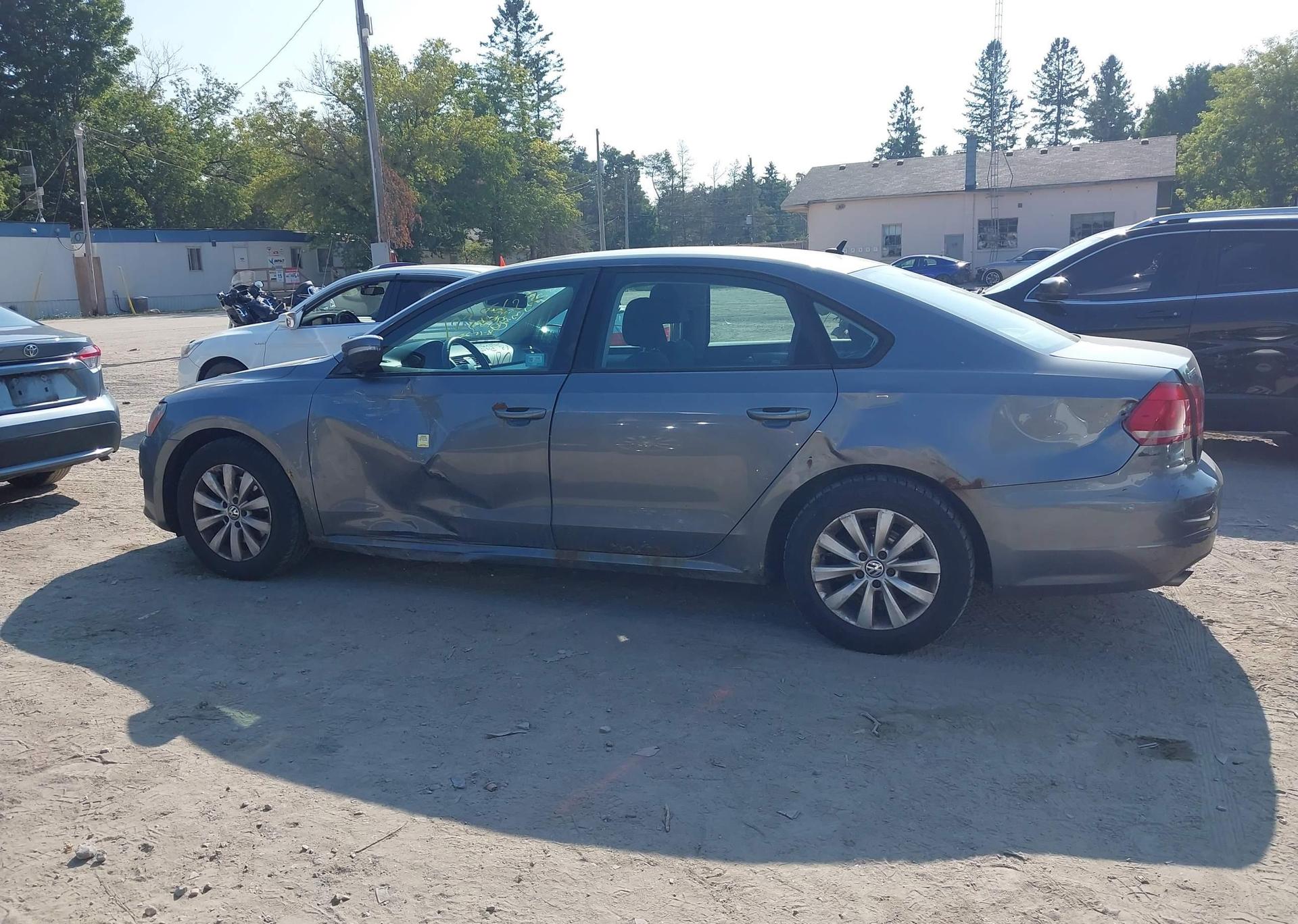 2013 VOLKSWAGEN PASSAT