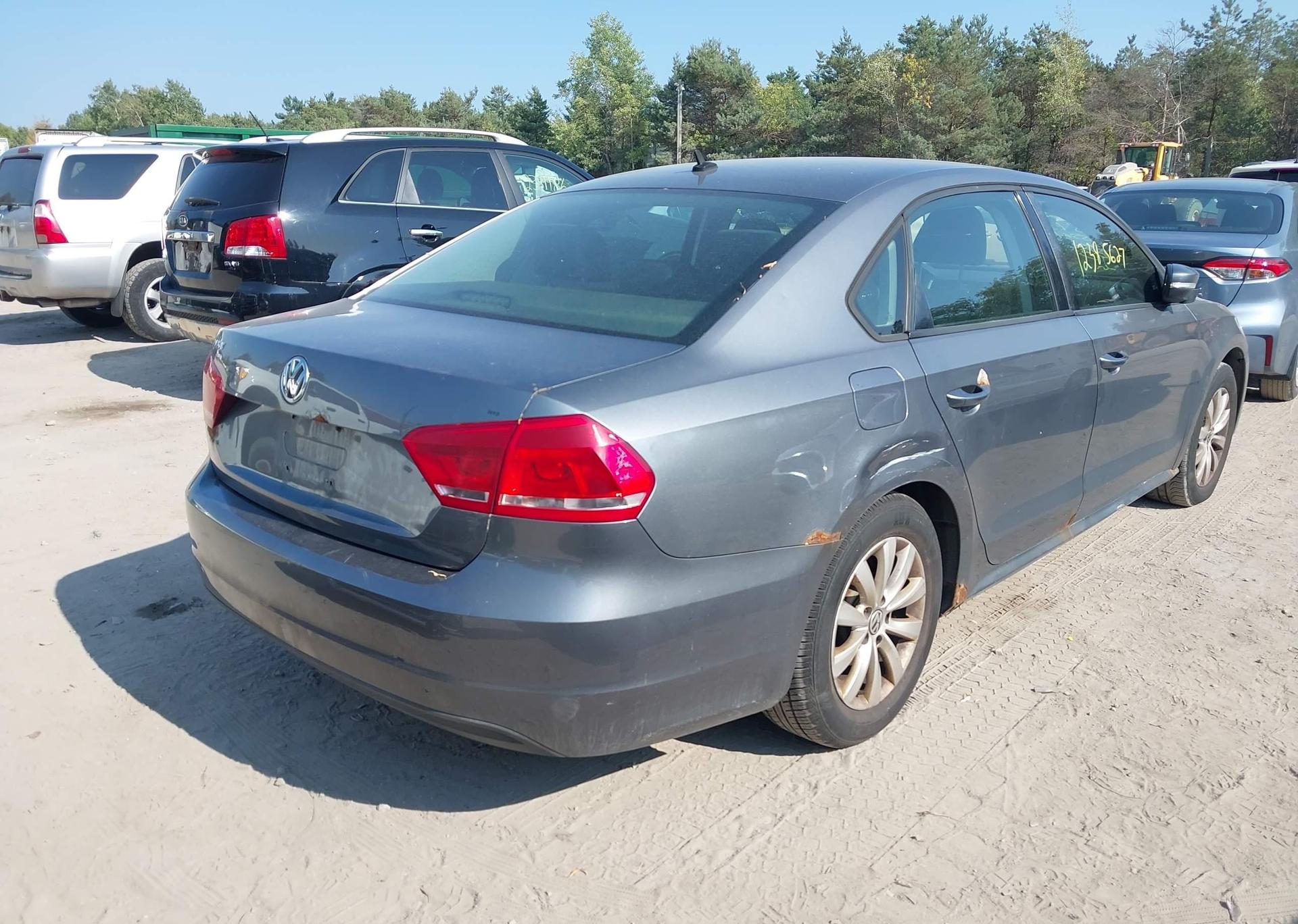 2013 VOLKSWAGEN PASSAT