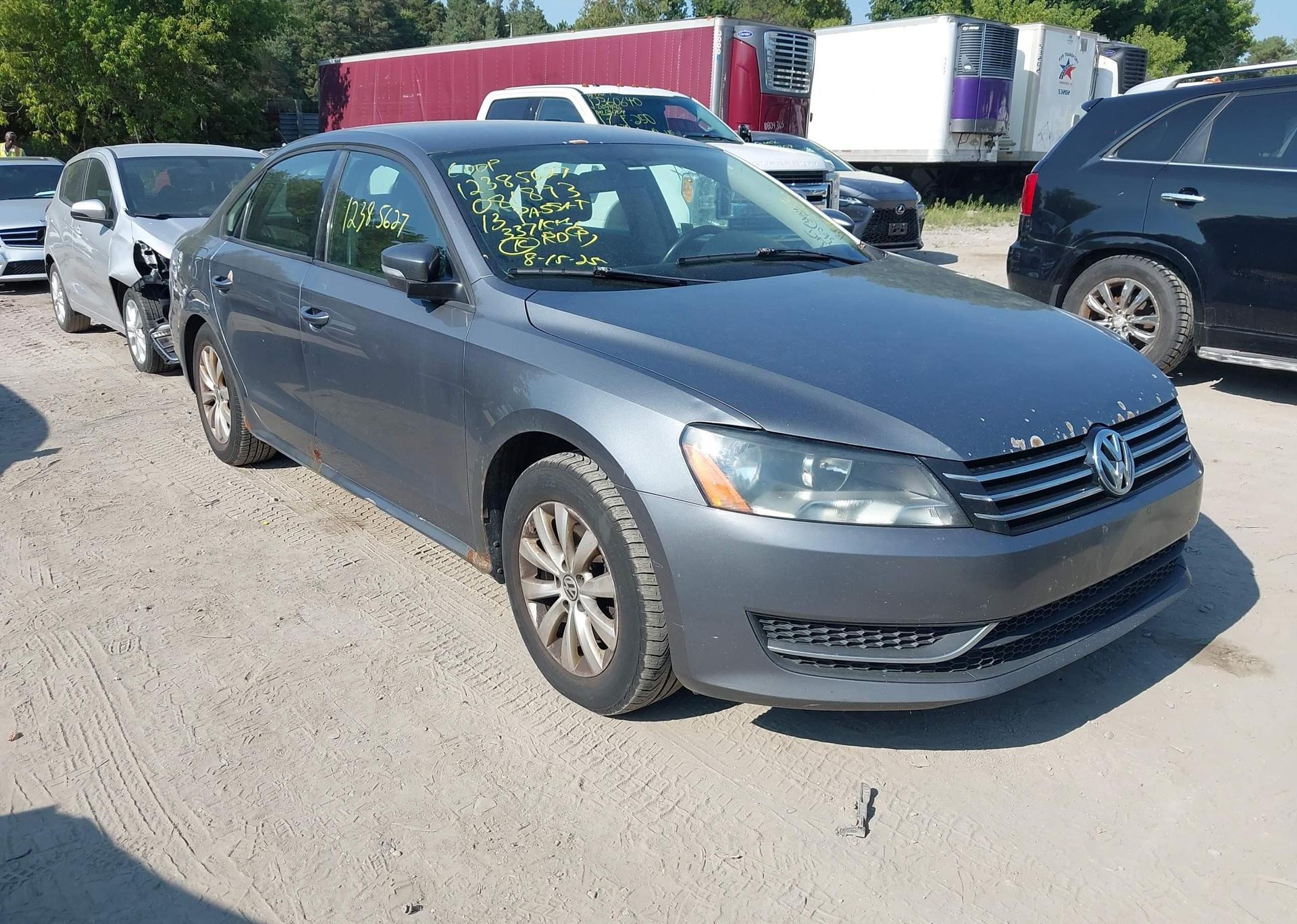 2013 VOLKSWAGEN PASSAT