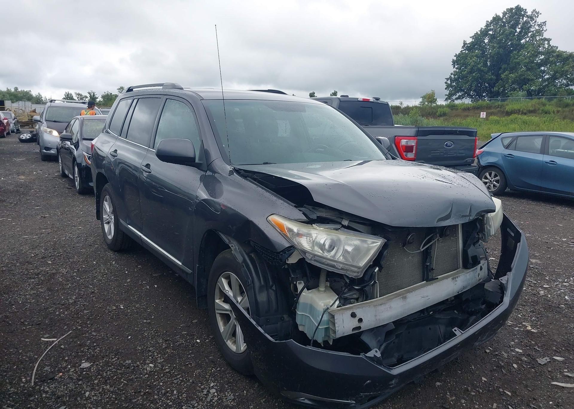 2011 TOYOTA HIGHLANDER