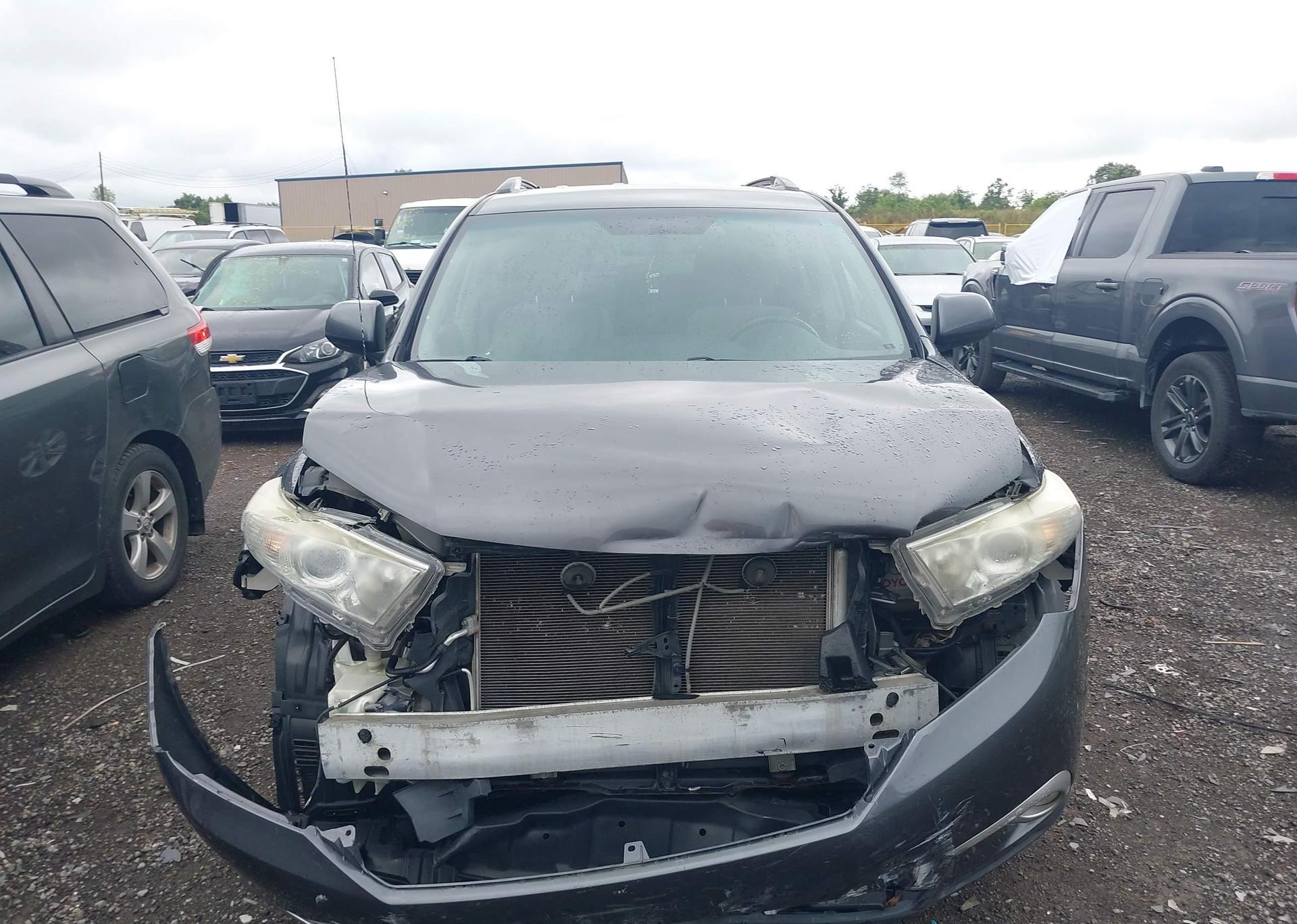 2011 TOYOTA HIGHLANDER