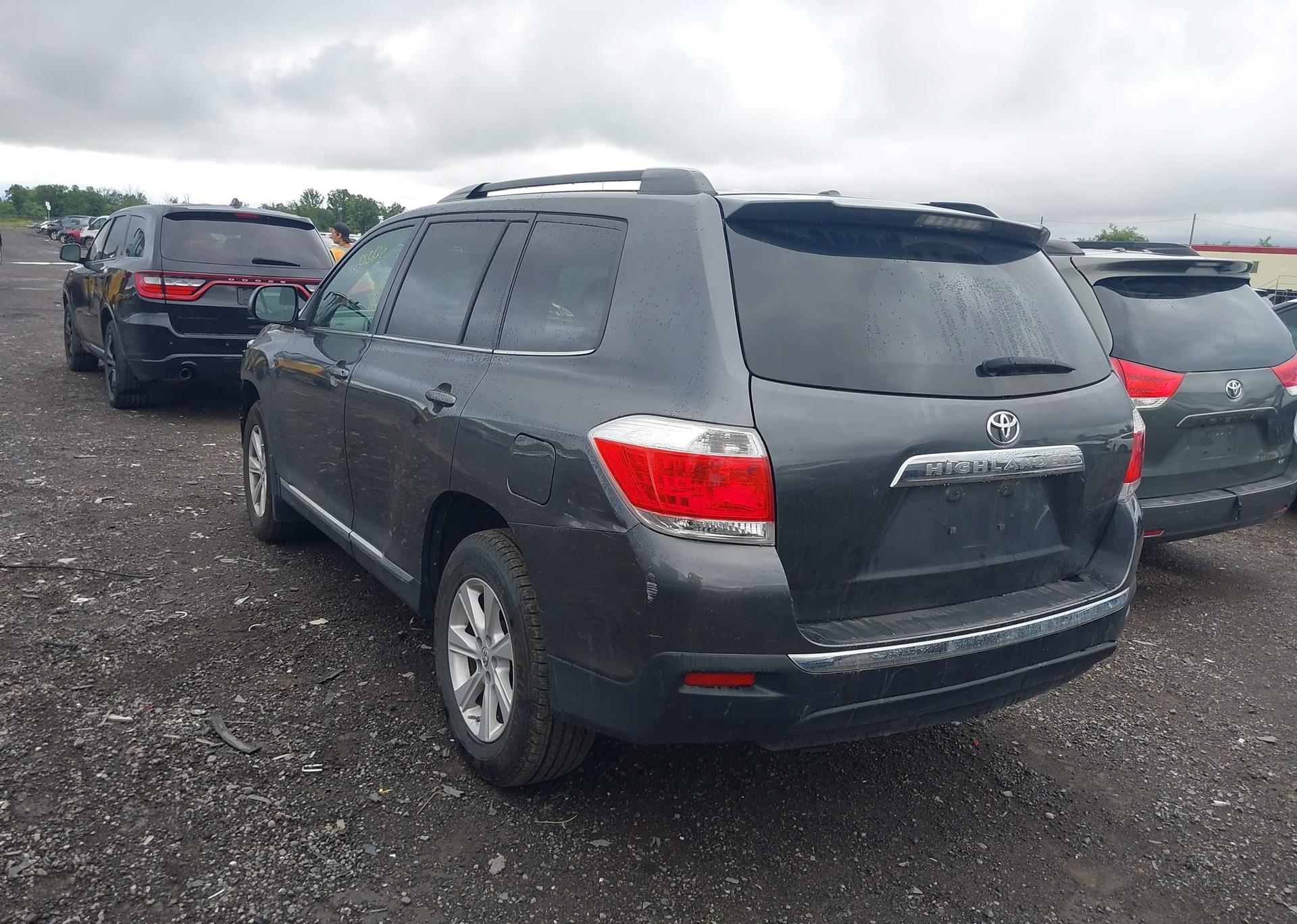 2011 TOYOTA HIGHLANDER