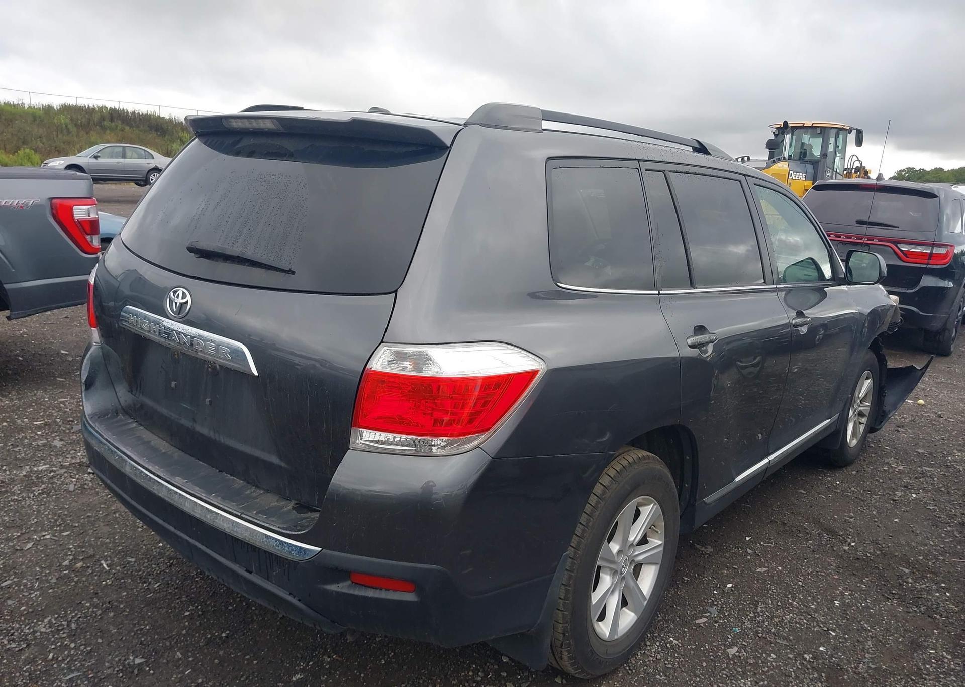 2011 TOYOTA HIGHLANDER
