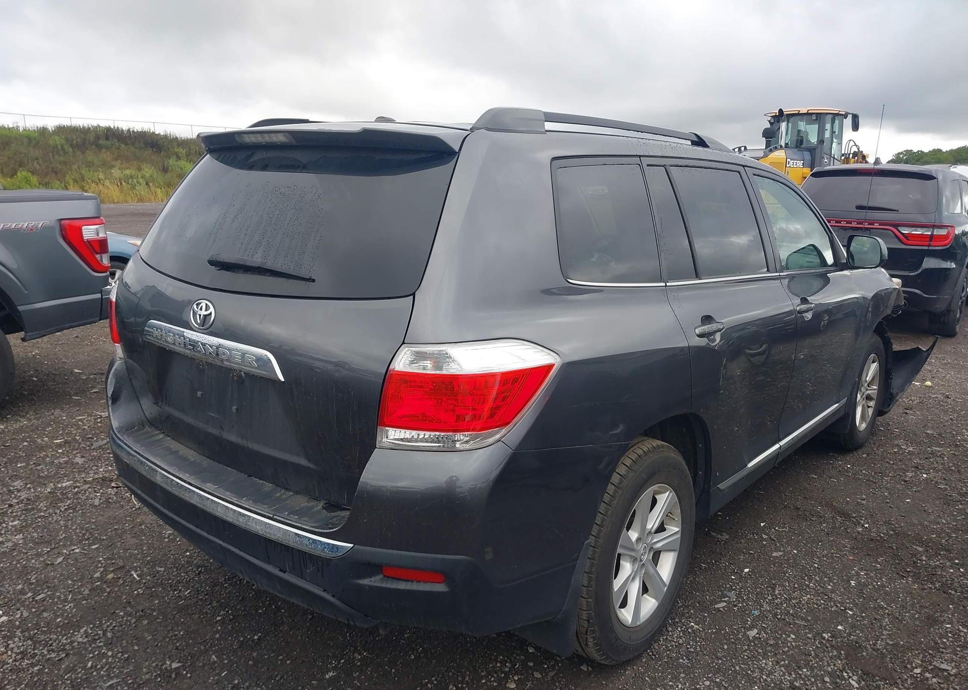 2011 TOYOTA HIGHLANDER