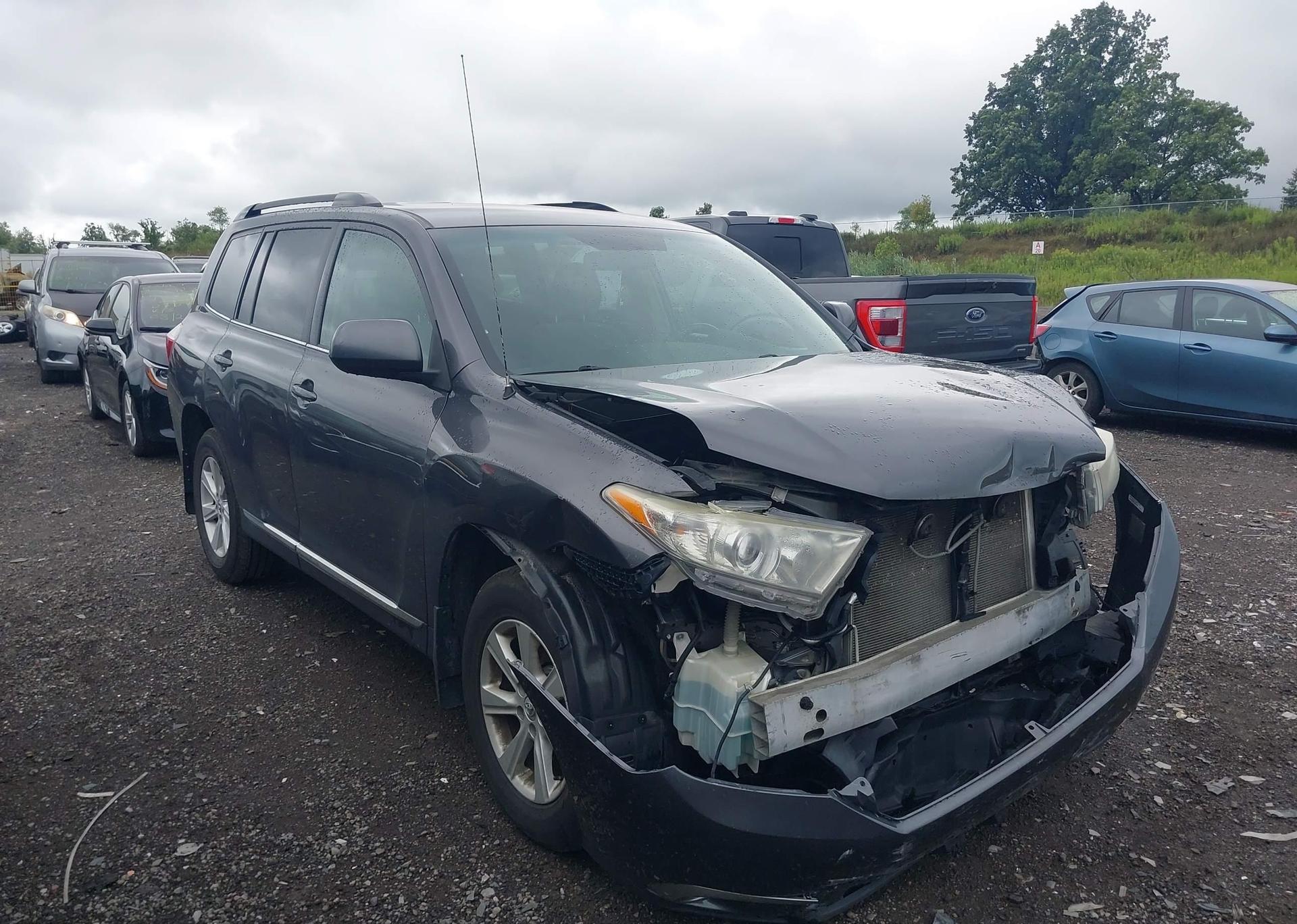 2011 TOYOTA HIGHLANDER