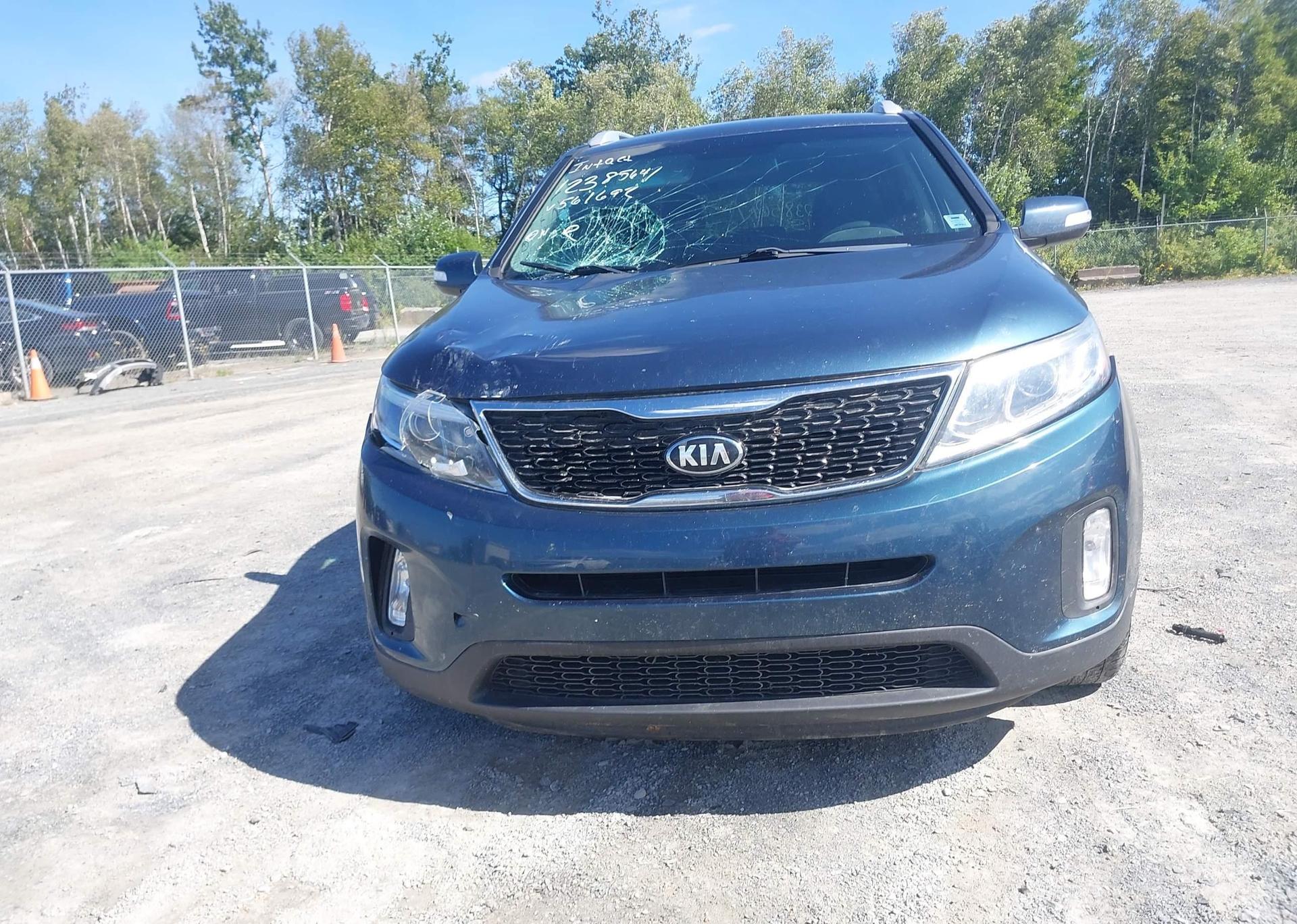 2015 KIA SORENTO LX