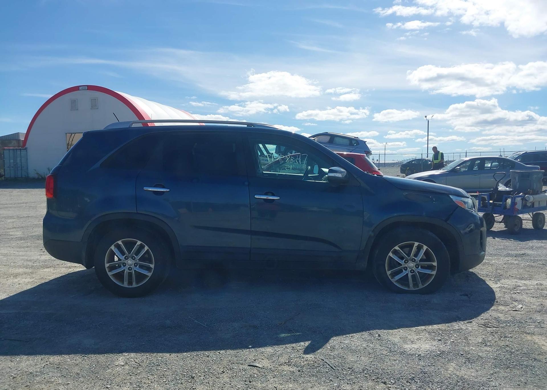 2015 KIA SORENTO LX