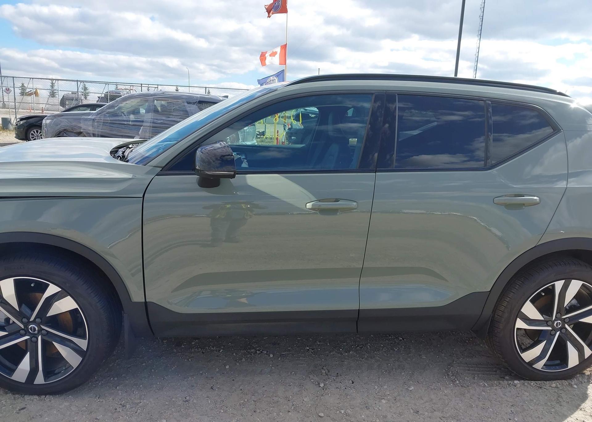 2024 VOLVO XC40 ULTIMATE