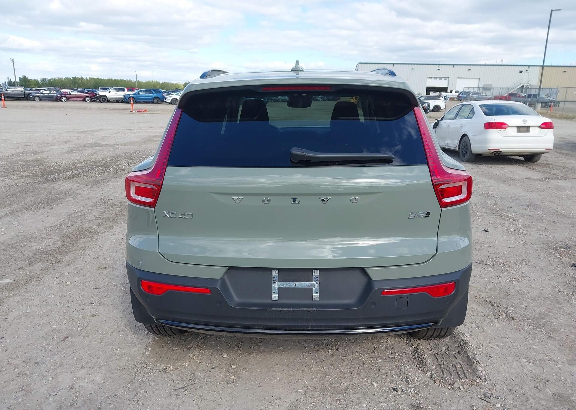 2024 VOLVO XC40 ULTIMATE