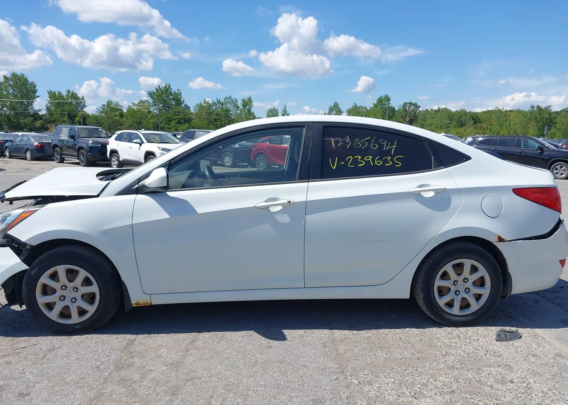 2012 HYUNDAI ACCENT